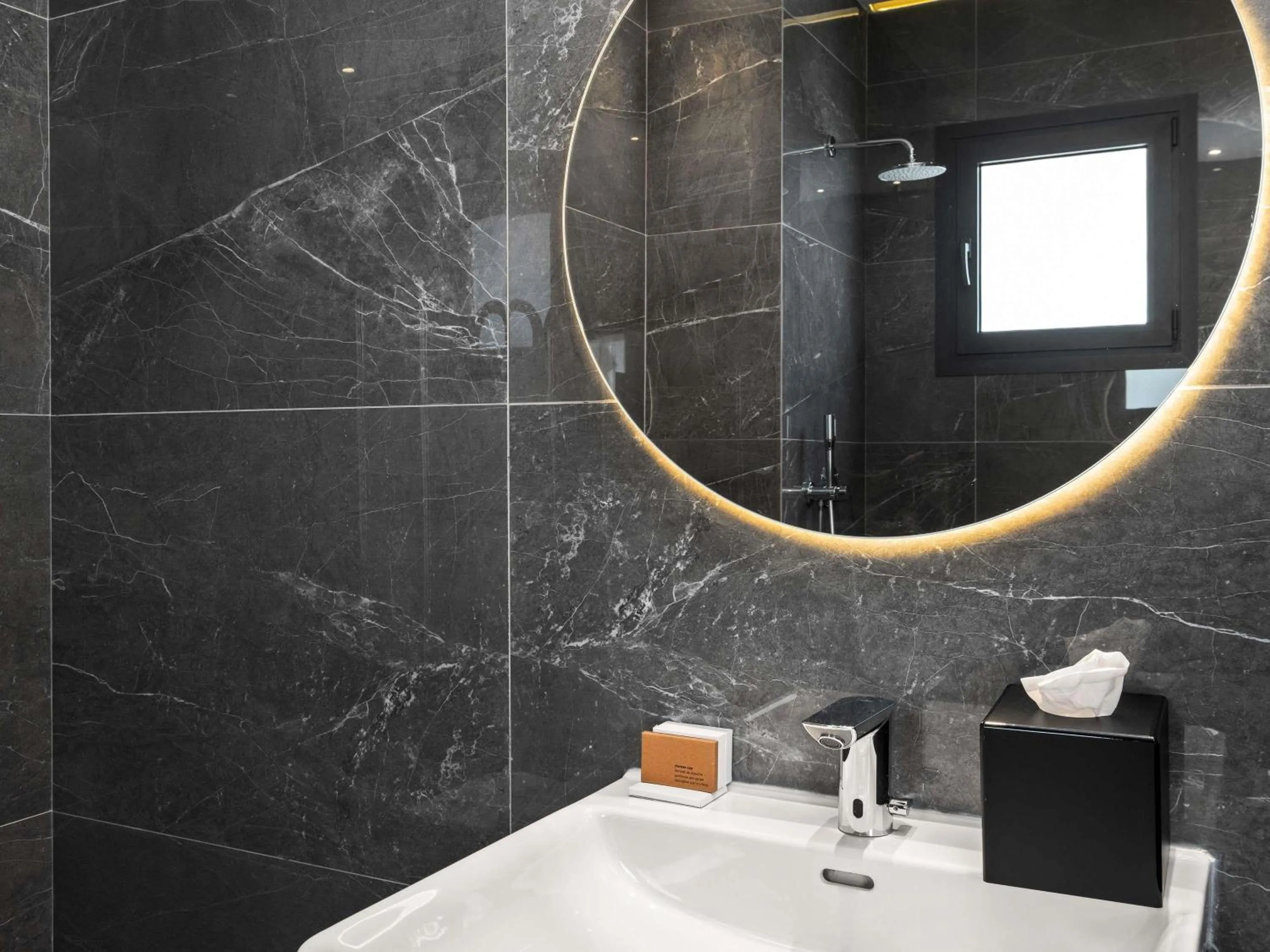 Bedroom in Mercure Larnaca Finikoudes Beach