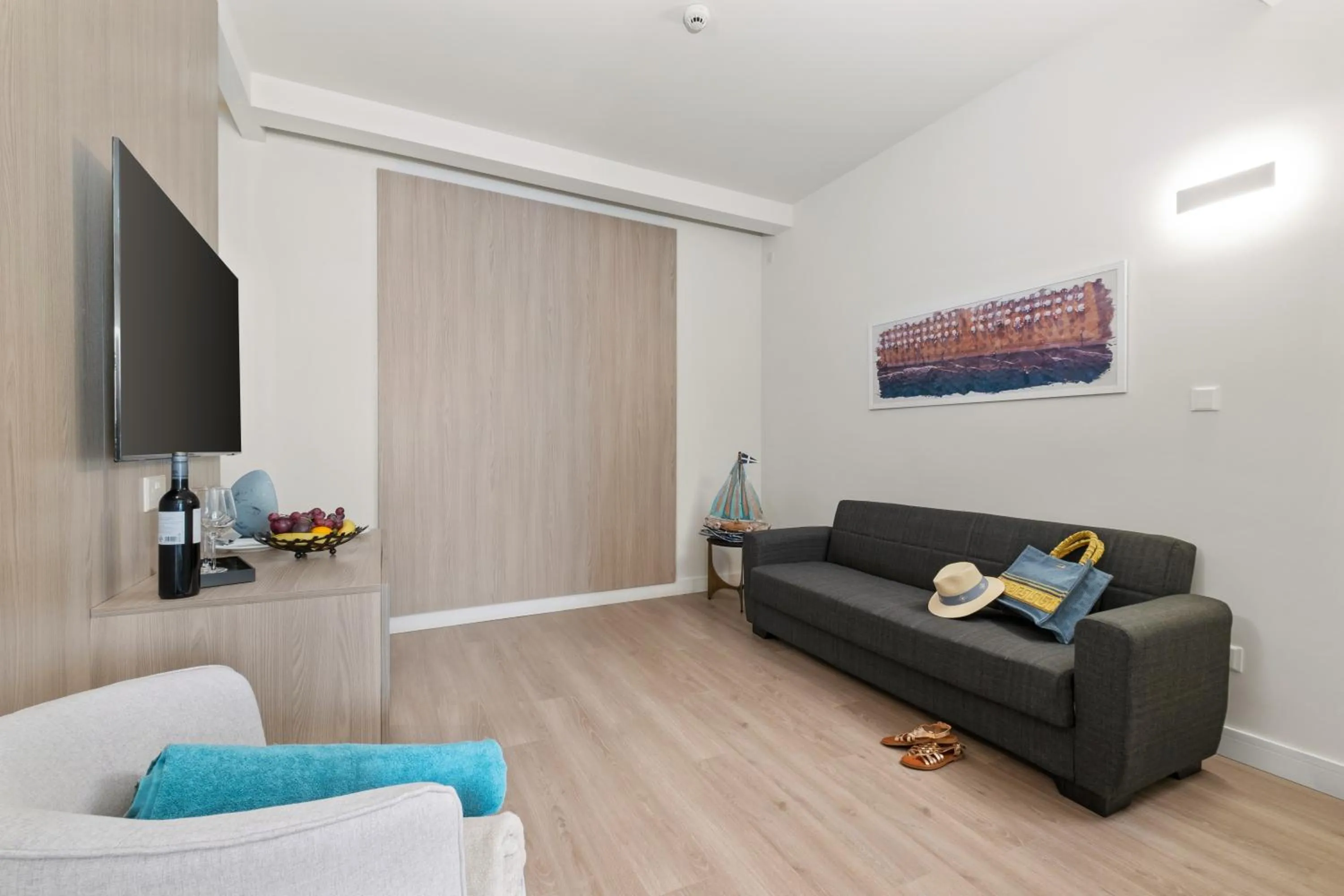 Living room in Mercure Larnaca Finikoudes Beach