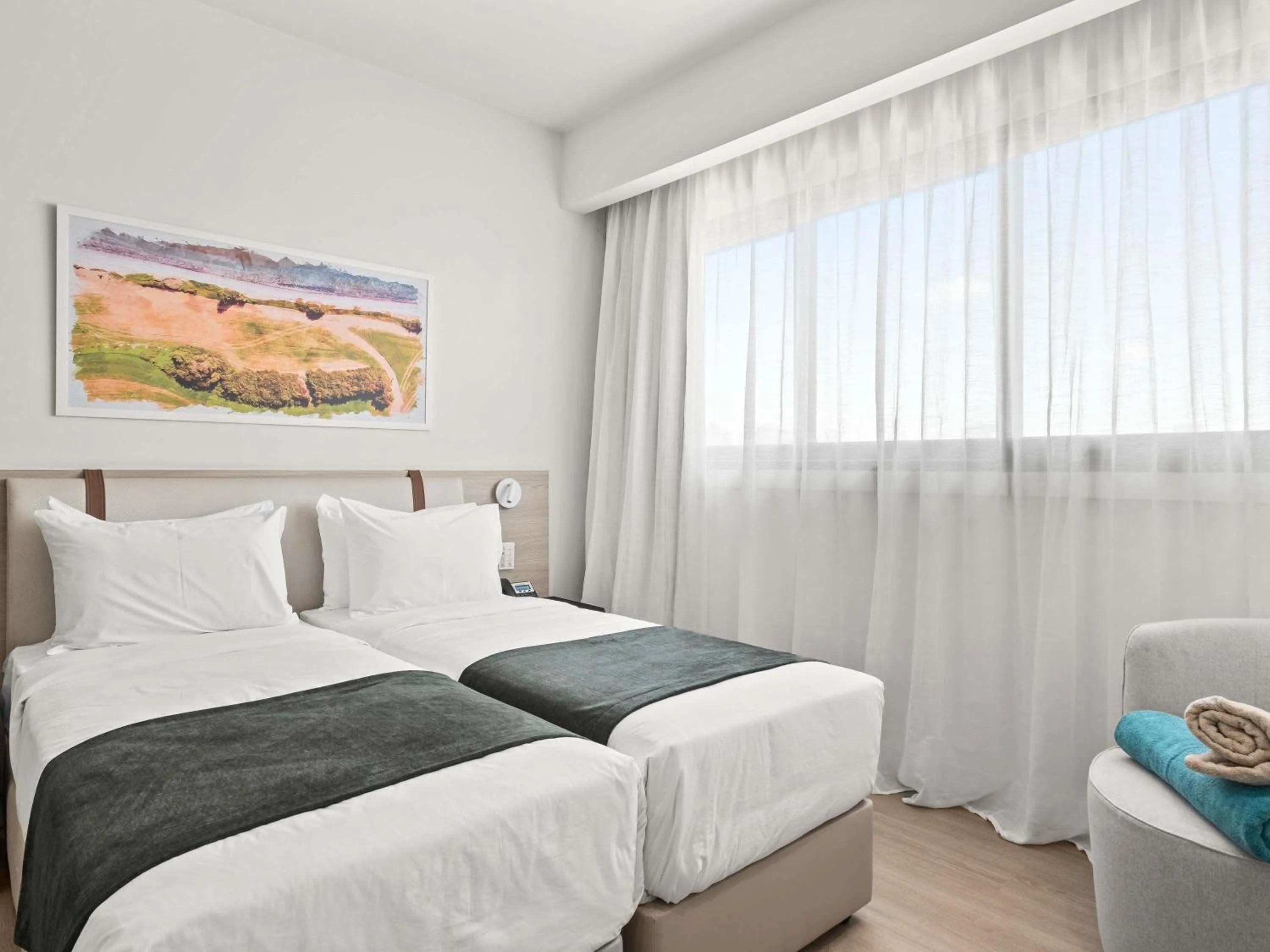 Bedroom, Bed in Mercure Larnaca Finikoudes Beach
