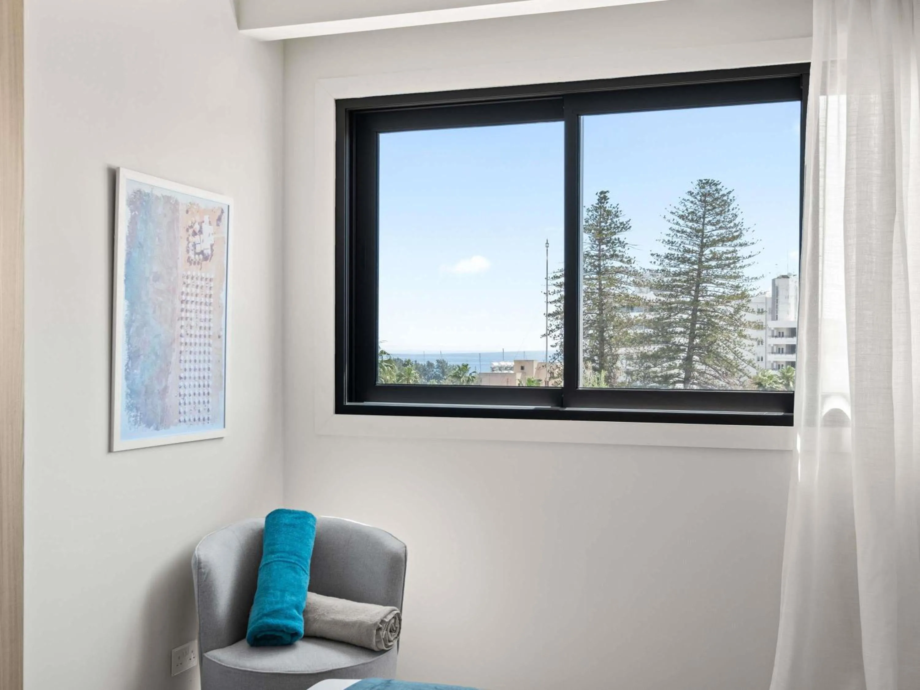 Bedroom in Mercure Larnaca Finikoudes Beach