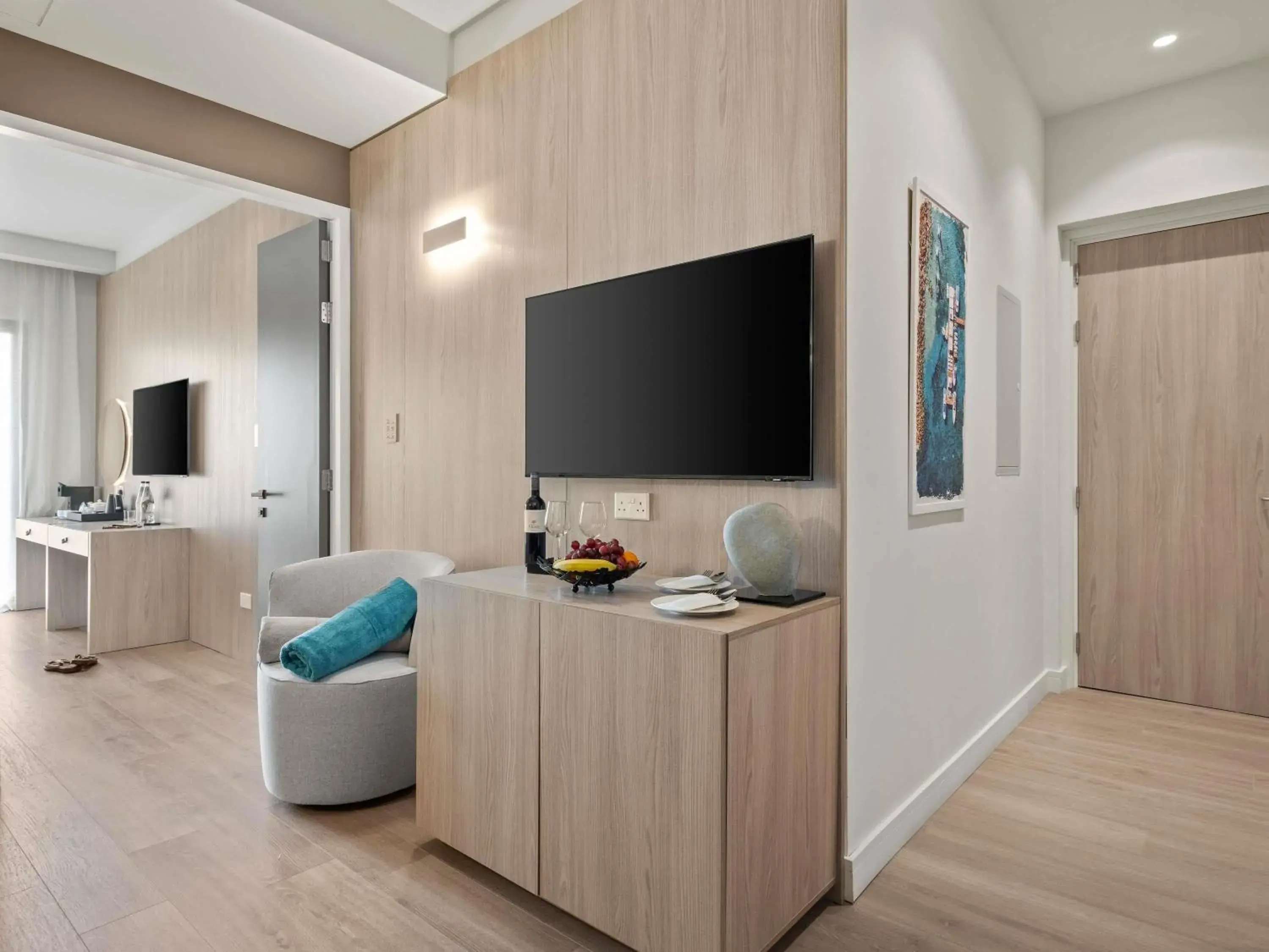 Bedroom in Mercure Larnaca Finikoudes Beach Bedroom in Mercure Larnaca Finikoudes Beach