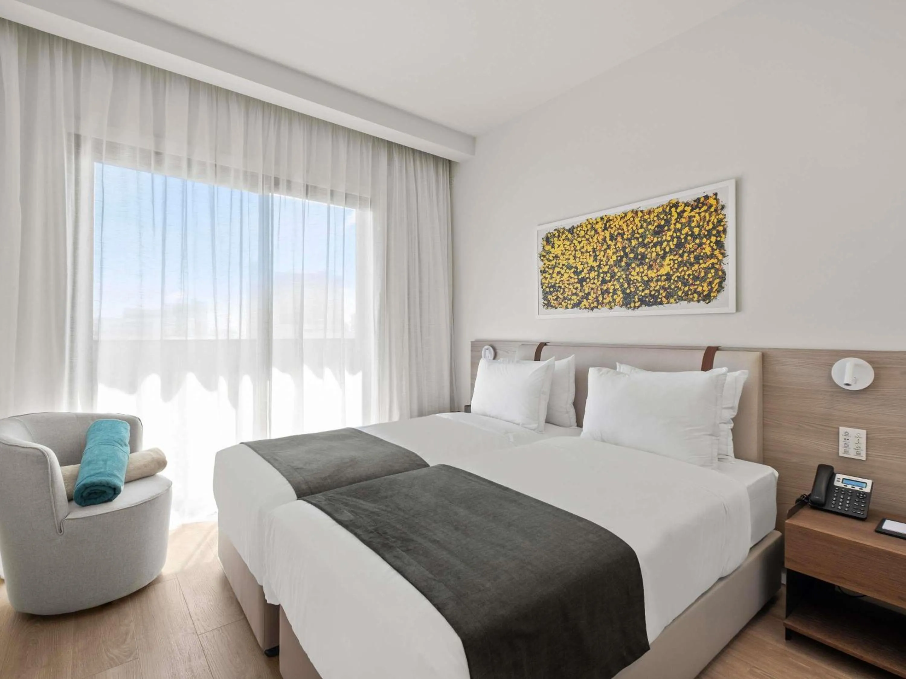 Bedroom, Bed in Mercure Larnaca Finikoudes Beach