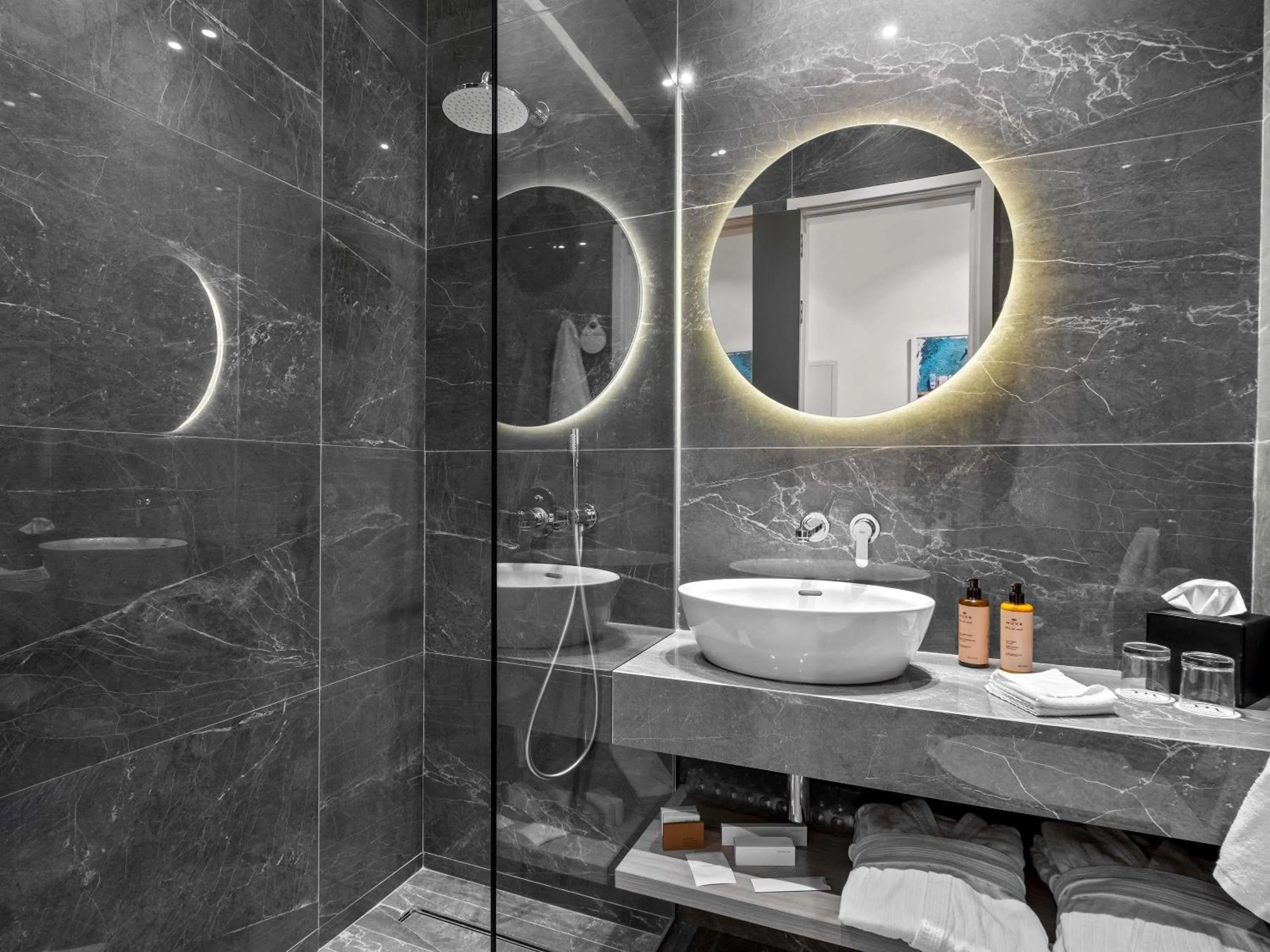 Bedroom in Mercure Larnaca Finikoudes Beach