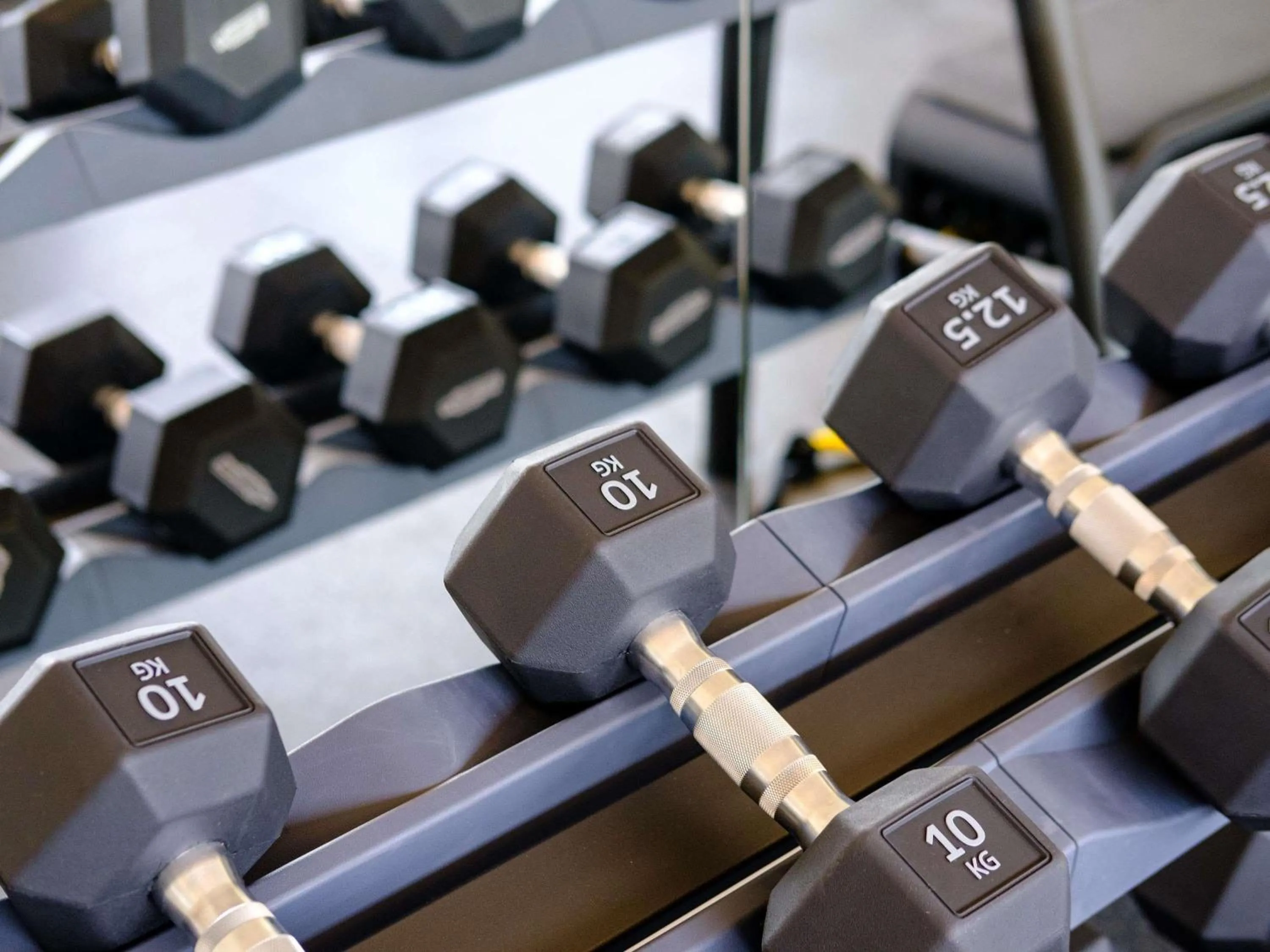 Fitness centre/facilities in Mercure Larnaca Finikoudes Beach