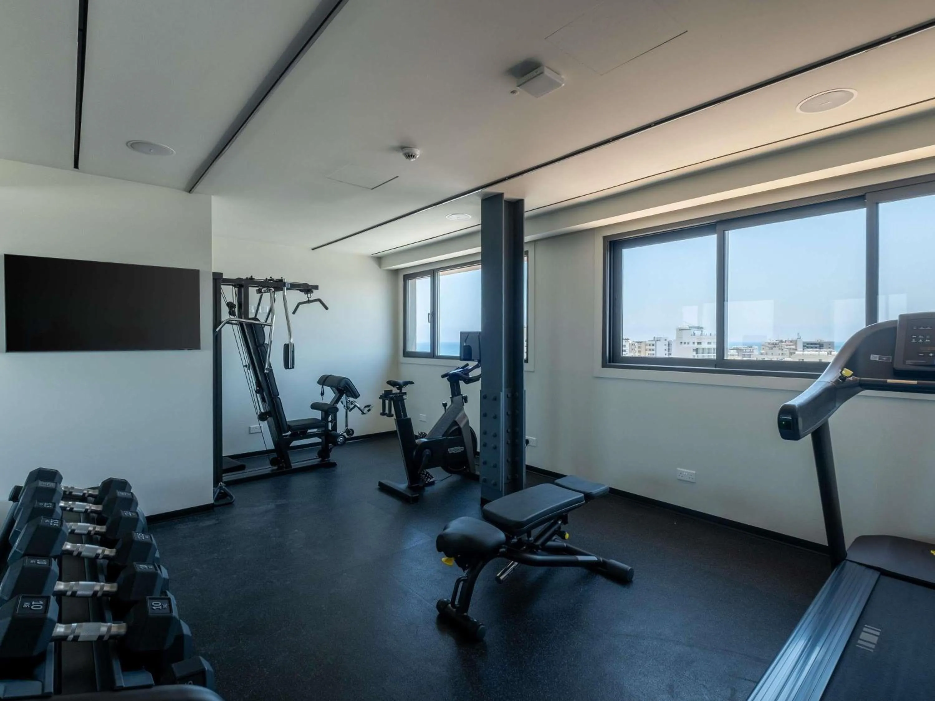 Fitness centre/facilities in Mercure Larnaca Finikoudes Beach