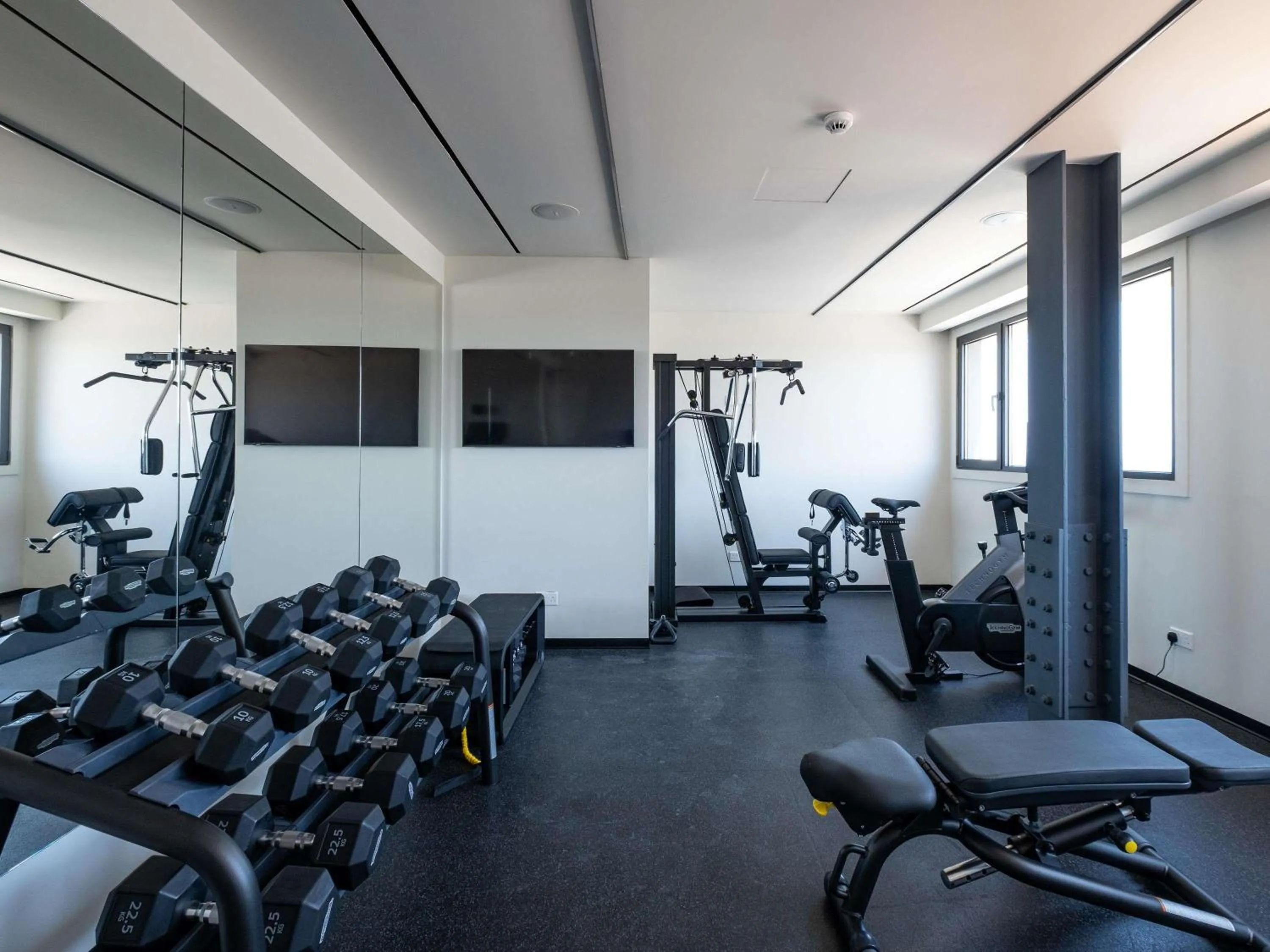 Fitness centre/facilities in Mercure Larnaca Finikoudes Beach