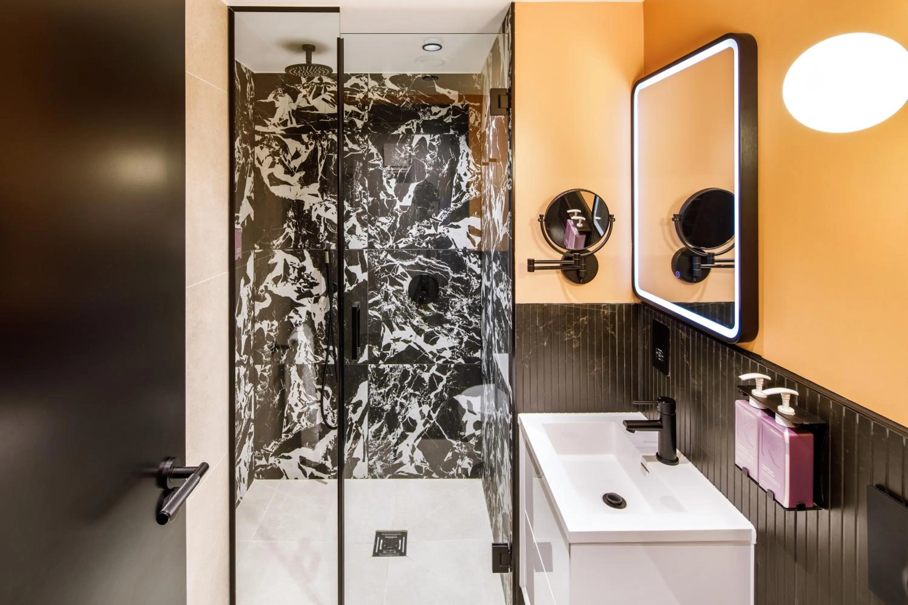 Shower in TRIBE Manchester Airport by Accor