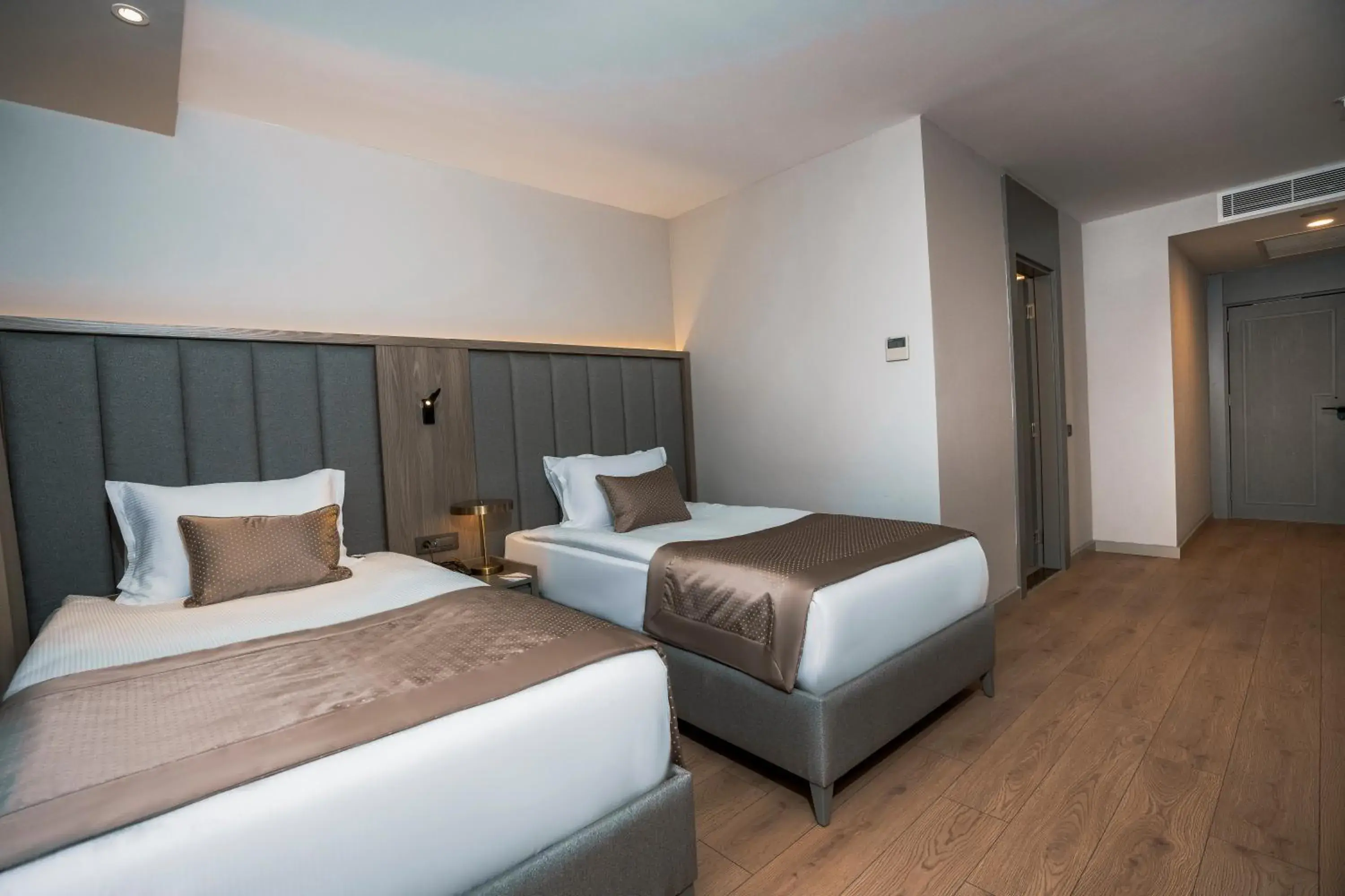 Bed in RENEX HOTELS Bed in RENEX HOTELS