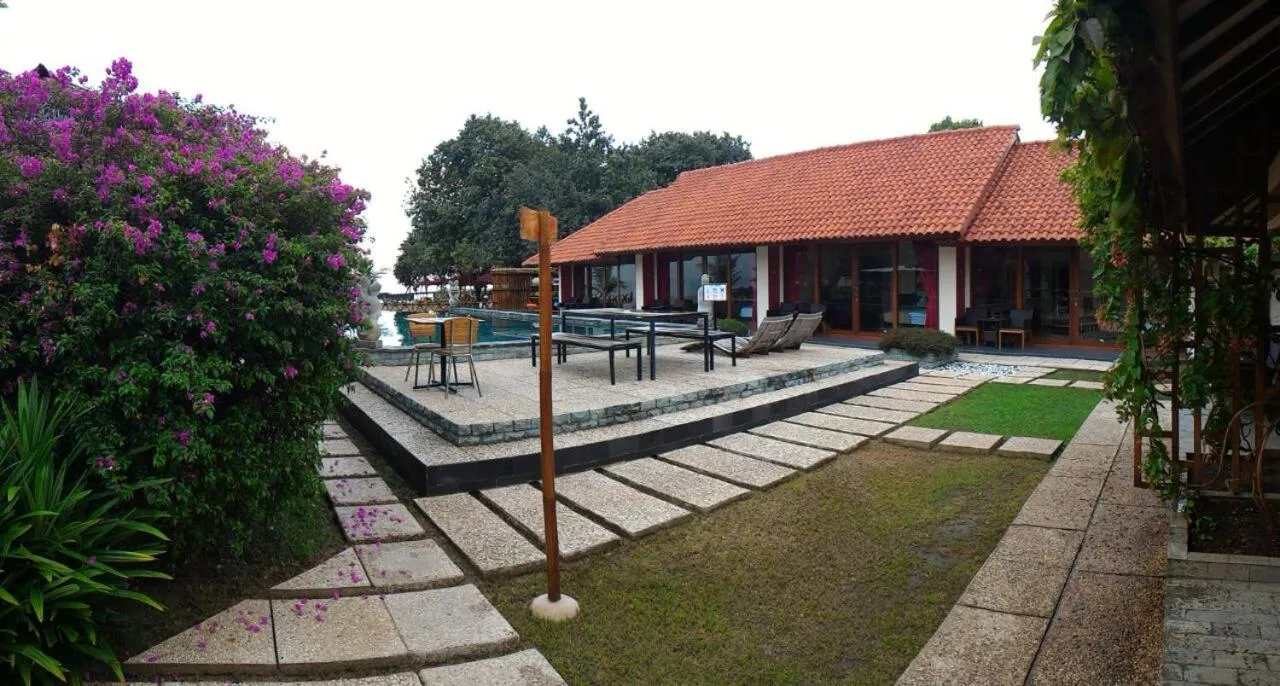 Pool view in Jepara Marina Beach Bungalows