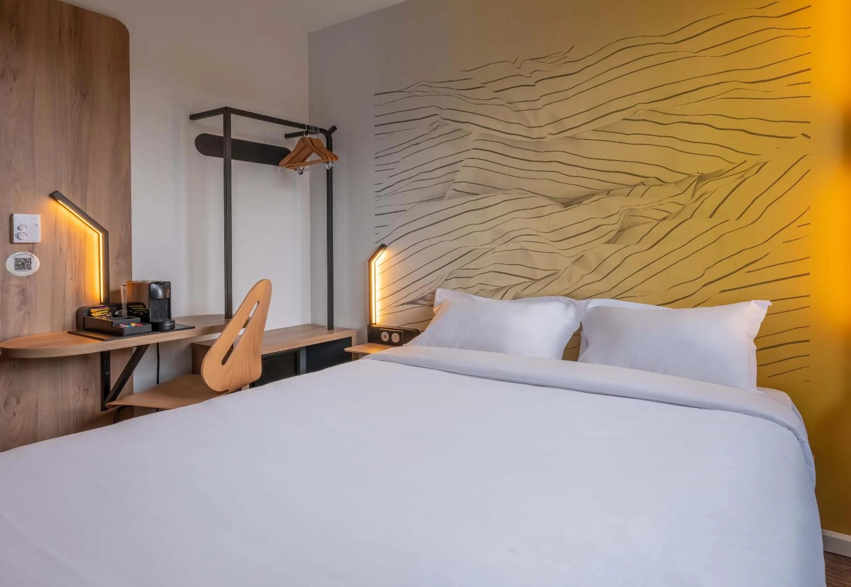 Photo of the whole room, Bed in B&B HOTEL Annecy Cran-Gevrier