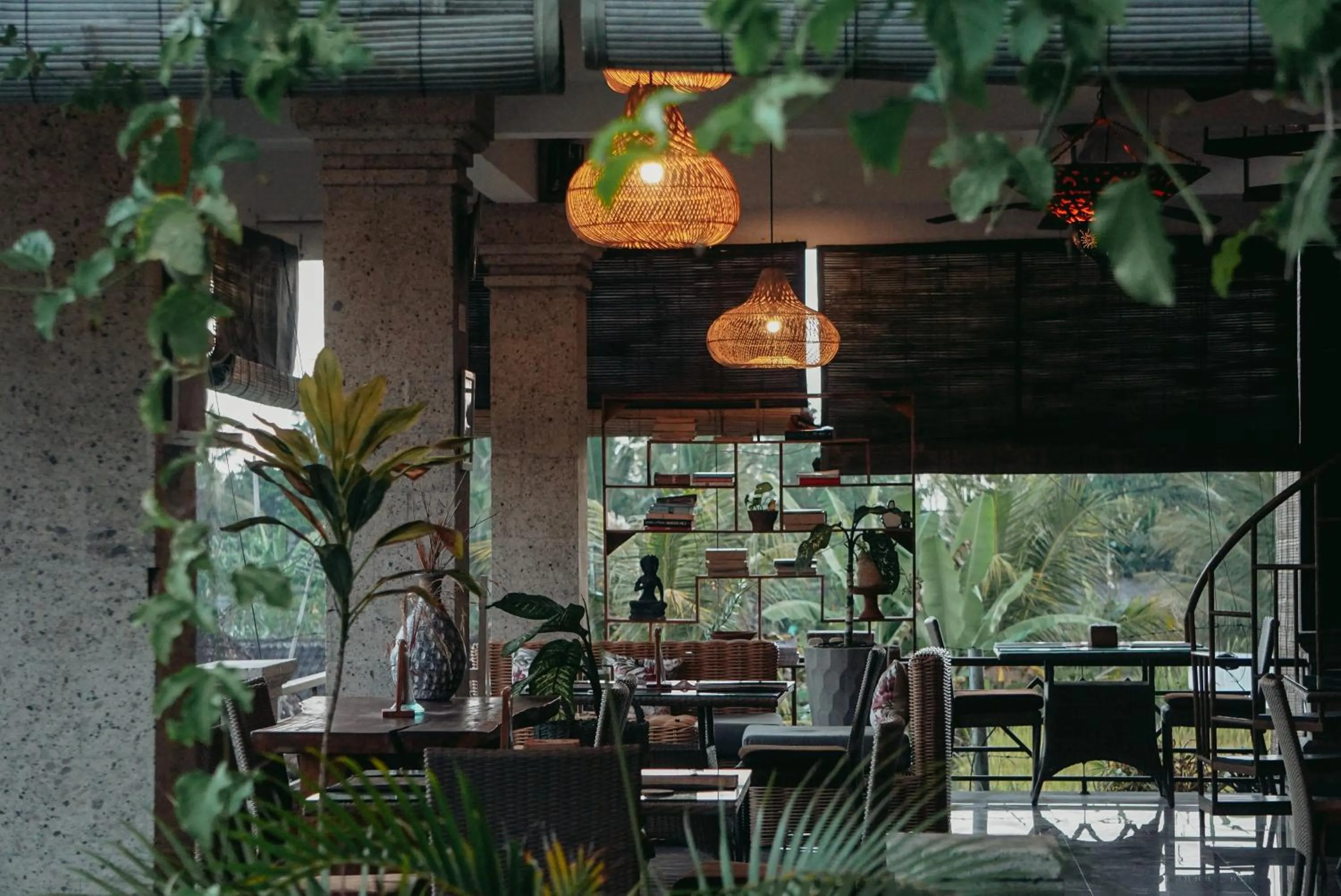 Restaurant/places to eat in Om Ham Retreat and Resort