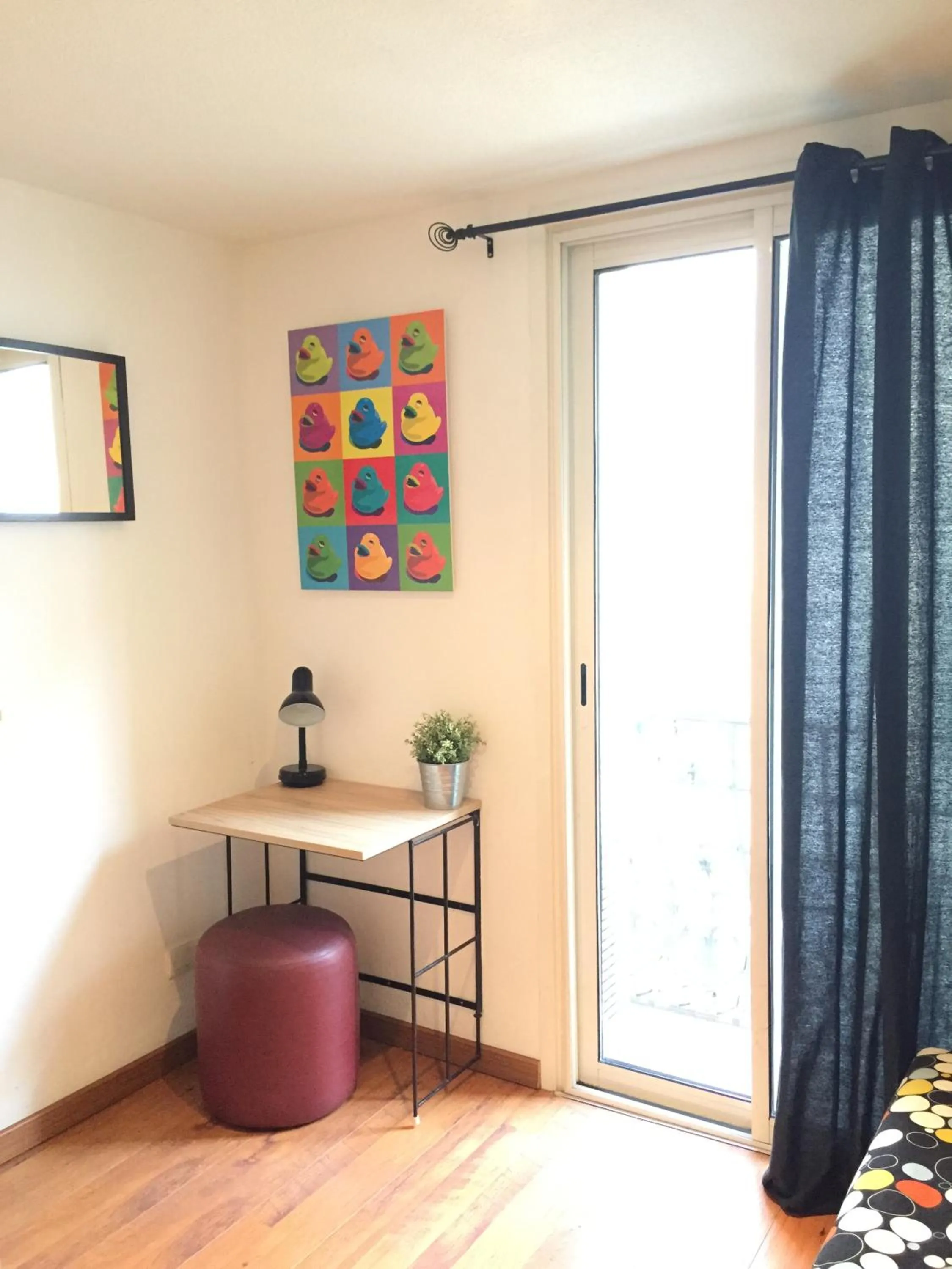 Day, Bed in Hôtel du Petit Louvre