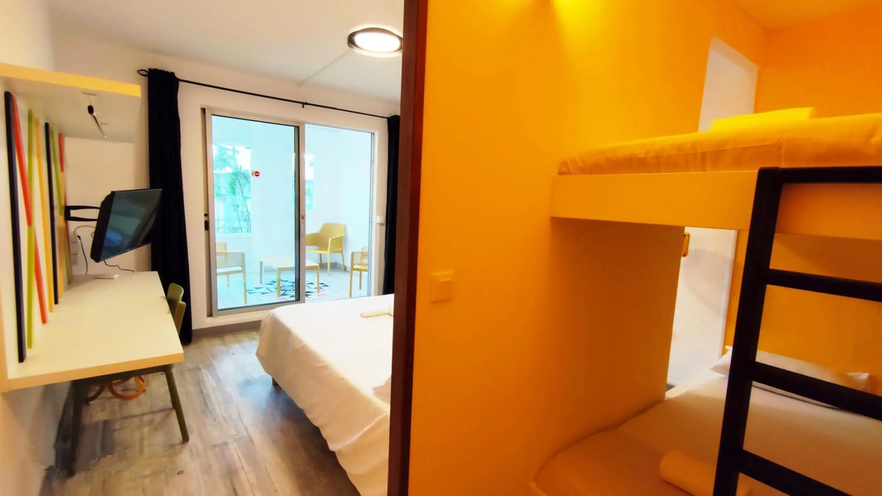 TV and multimedia, Bed in Les Aigrettes TV and multimedia, Bed in Les Aigrettes