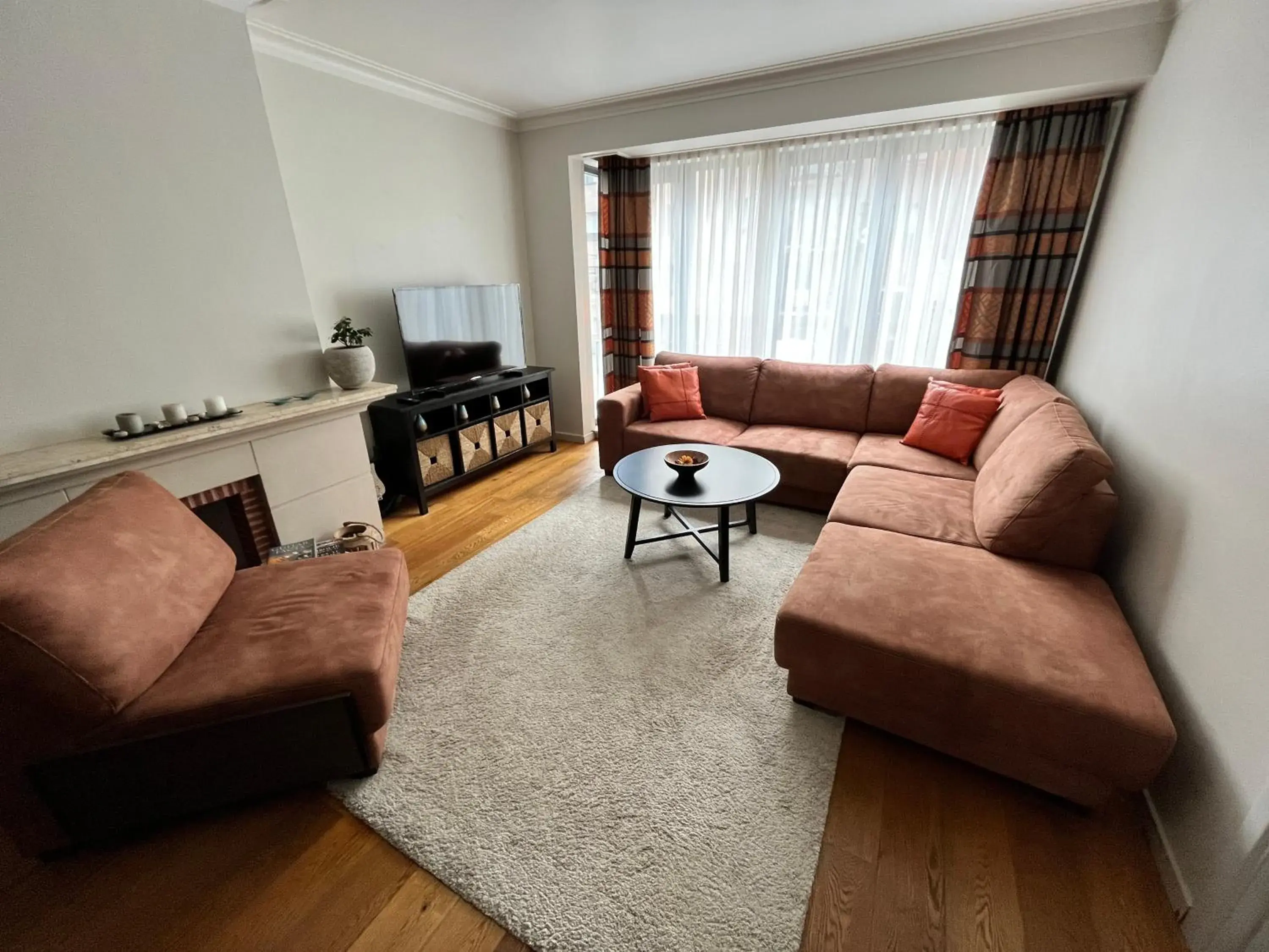 Spacious 2 Bedroom App in the Center with Balcony Spacious 2 Bedroom App in the Center with Balcony