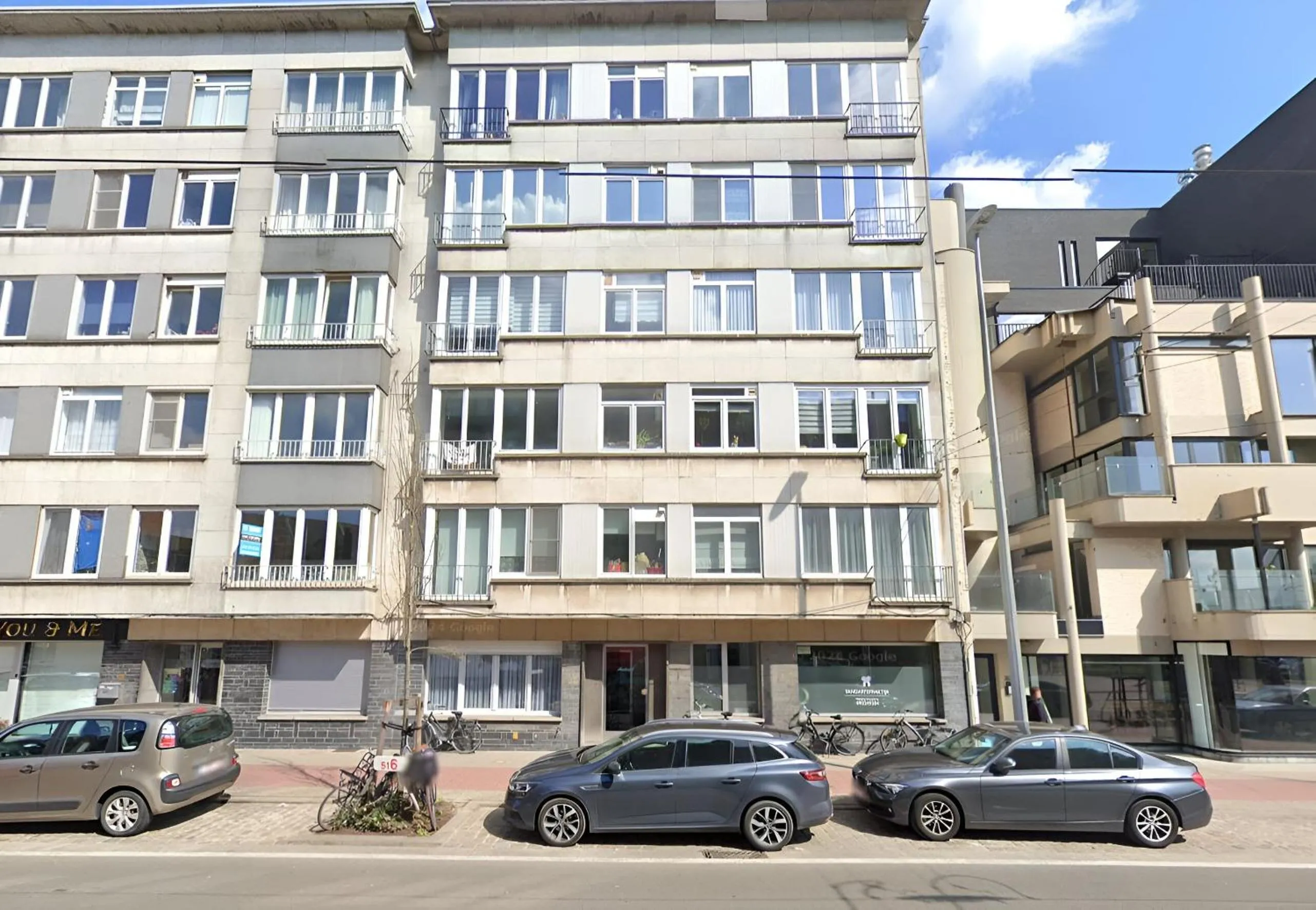 Spacious 2 Bedroom App in the Center with Balcony