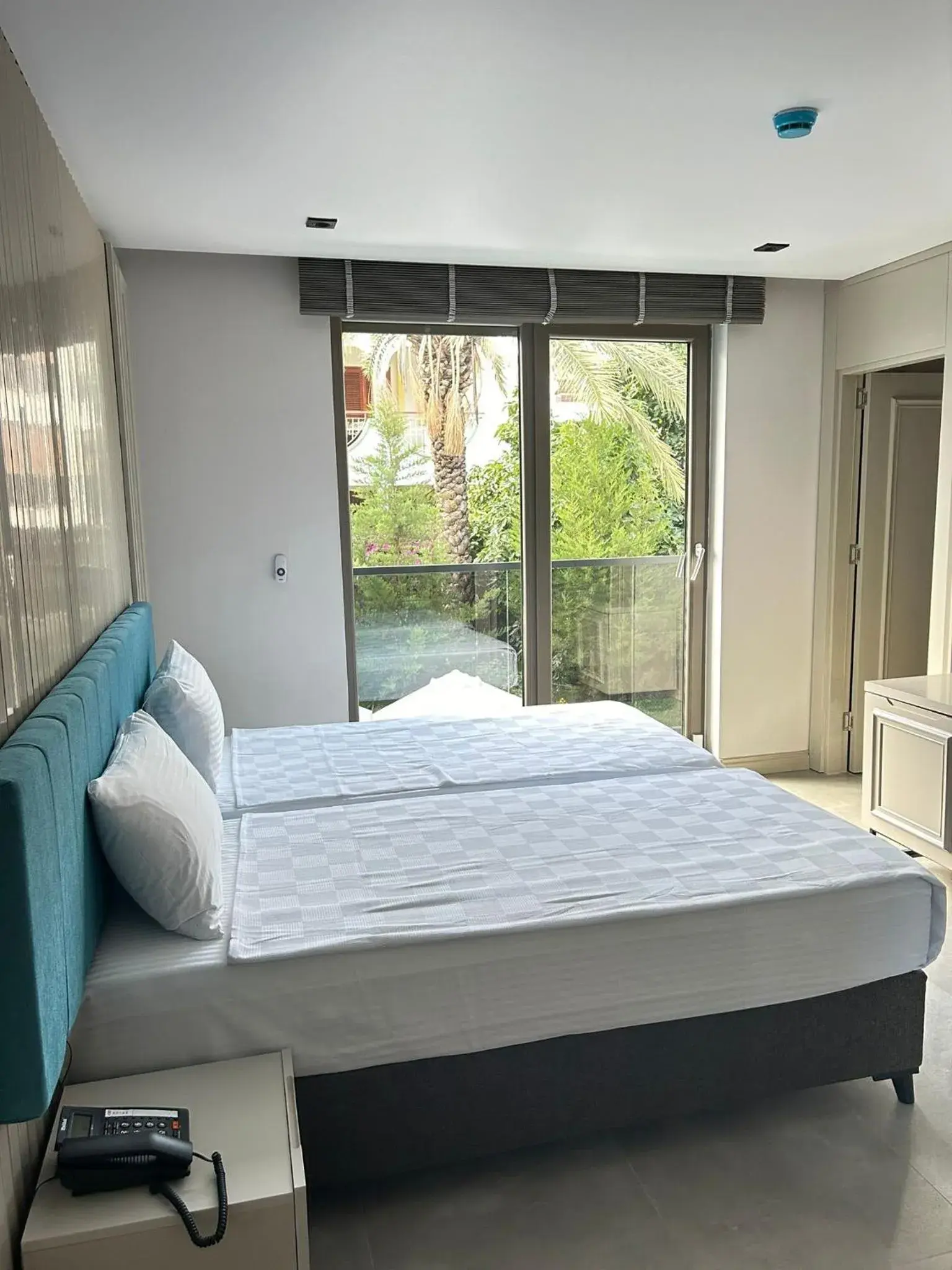 Standard Twin Room in Sam Hotel Standard Twin Room in Sam Hotel