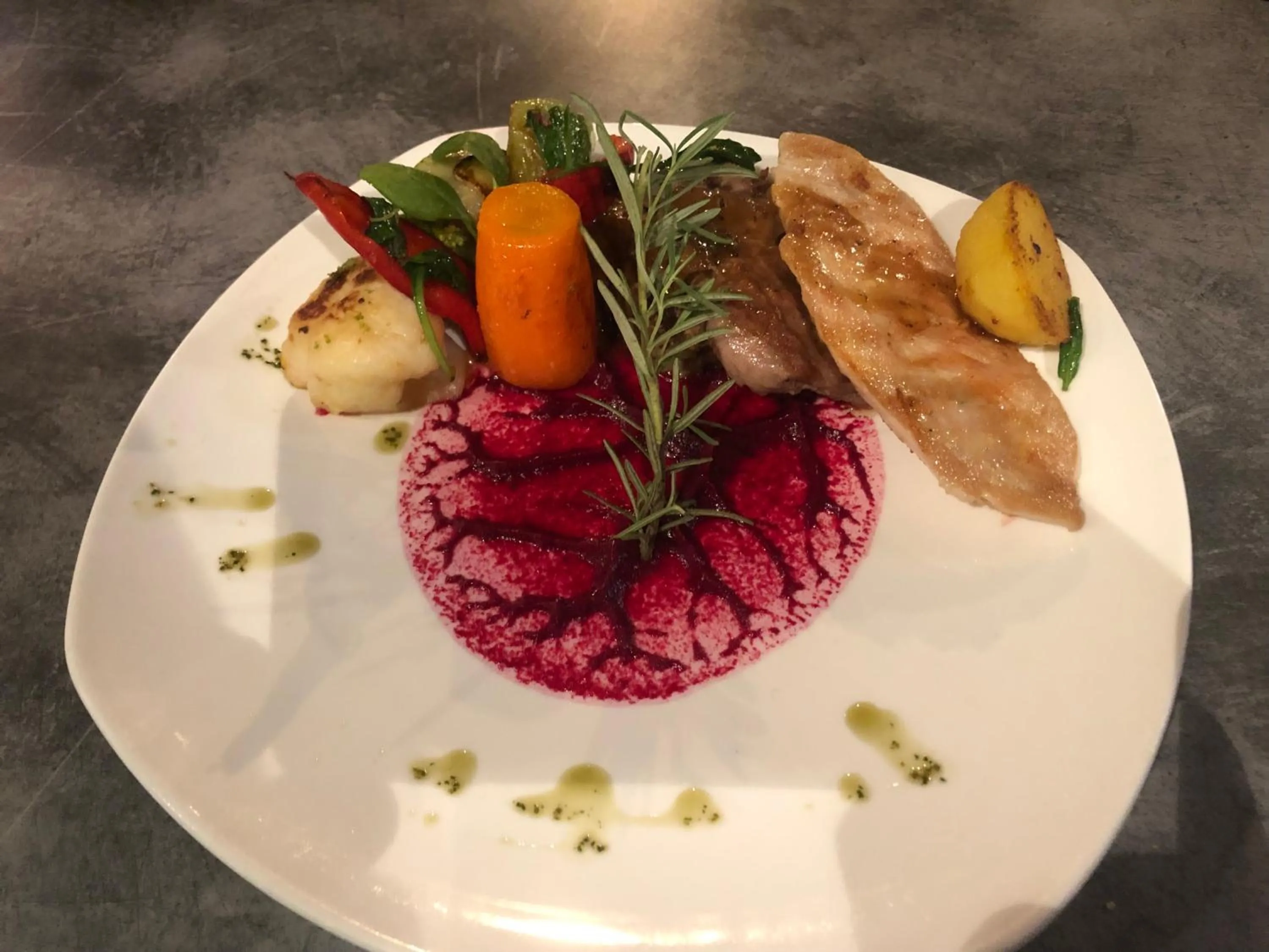 Restaurant/places to eat in Hotel Antika