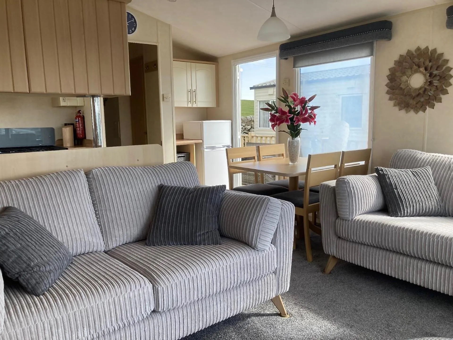 Beautifully Presented 2 Bedroom Static Caravan