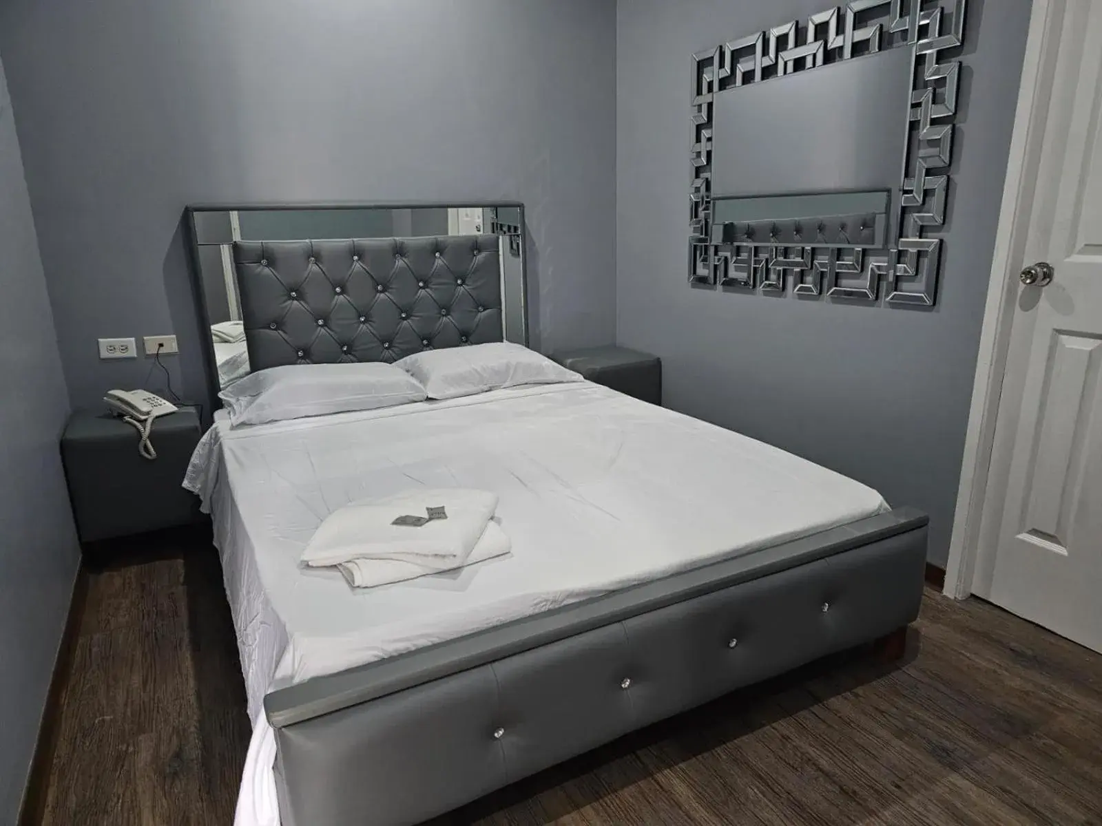 Double Room in Hotel Residencial La Malvarrosa Double Room in Hotel Residencial La Malvarrosa