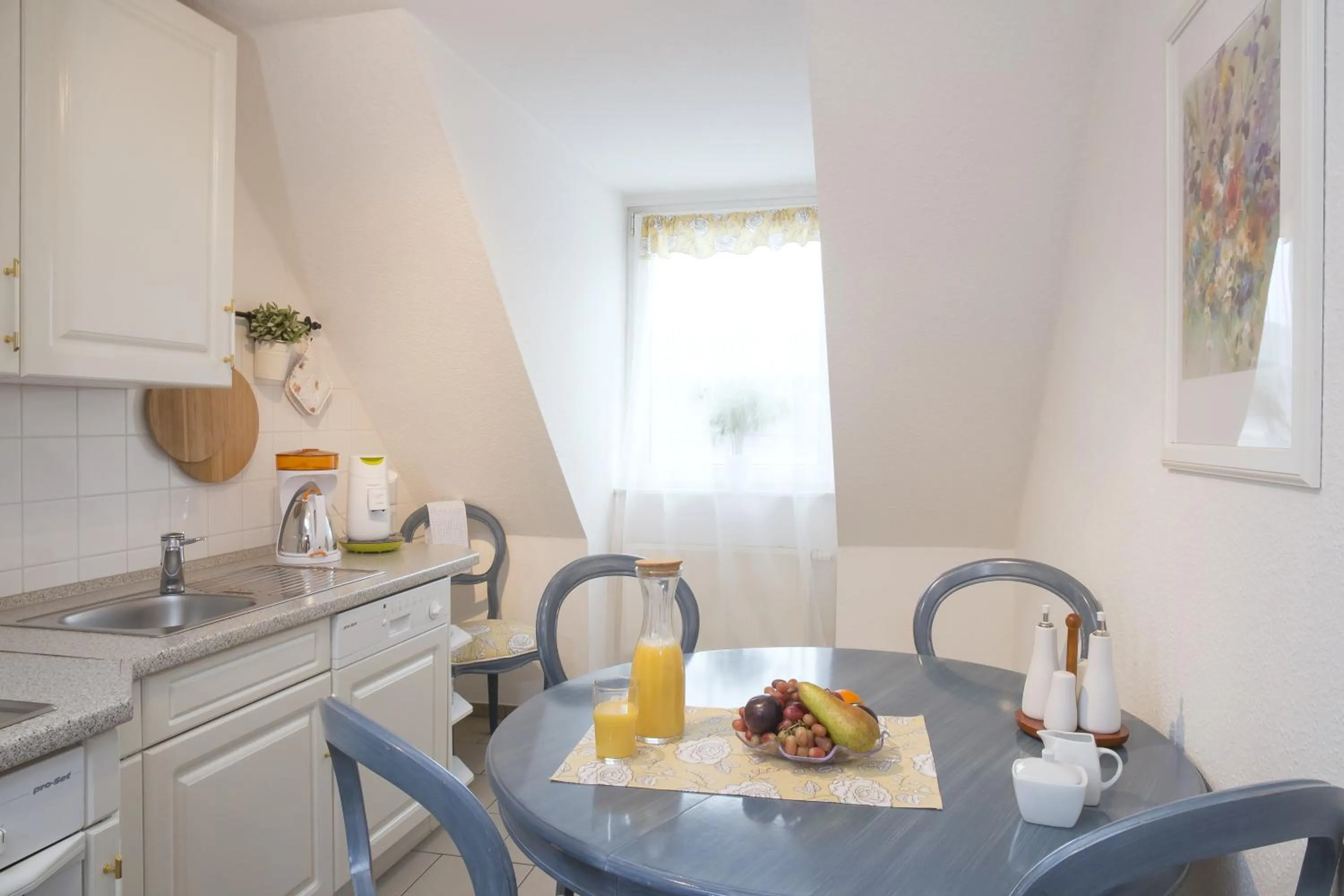 Kitchen or kitchenette in Leon Apartments