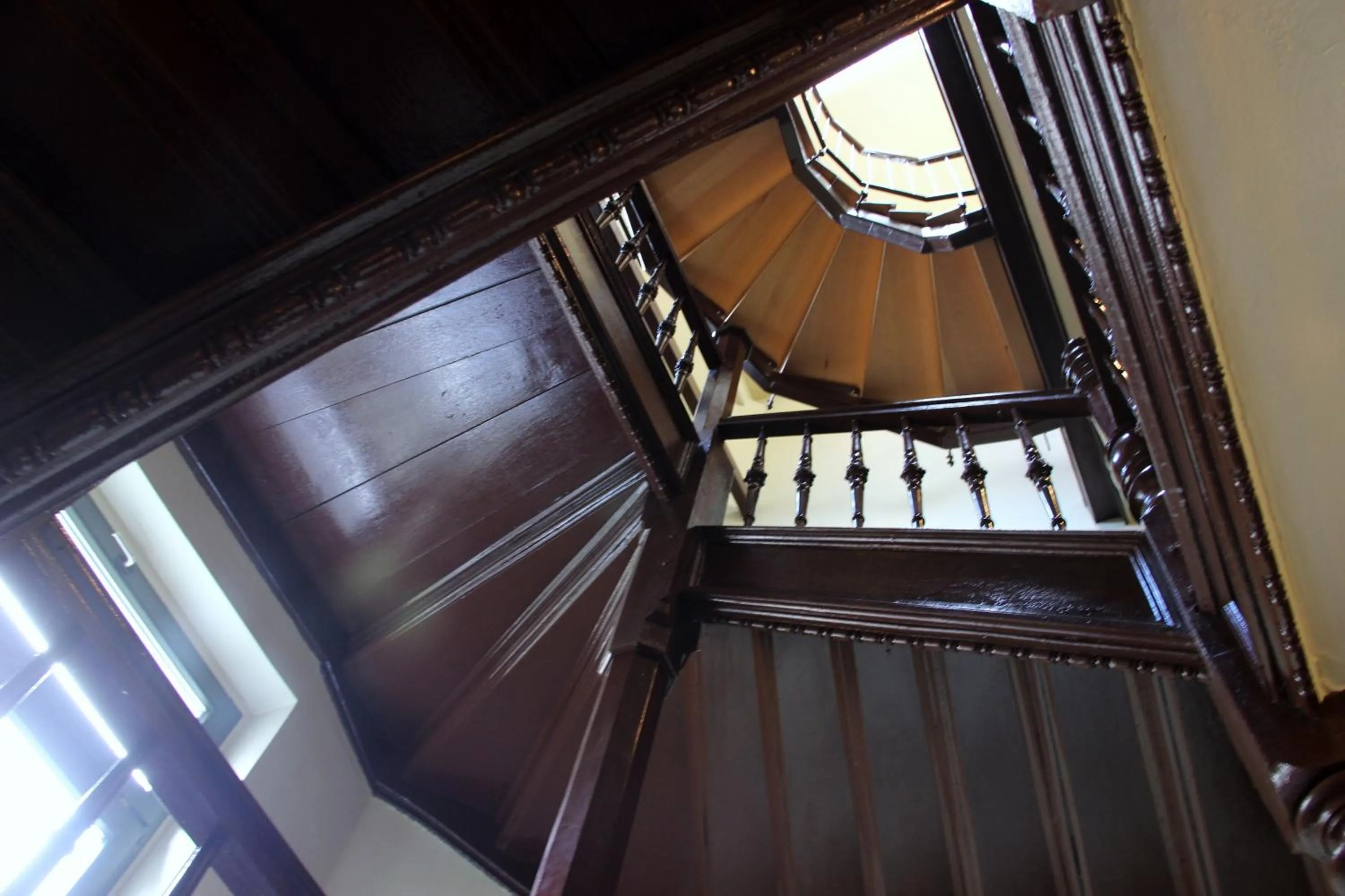 Property building in Leon Apartments