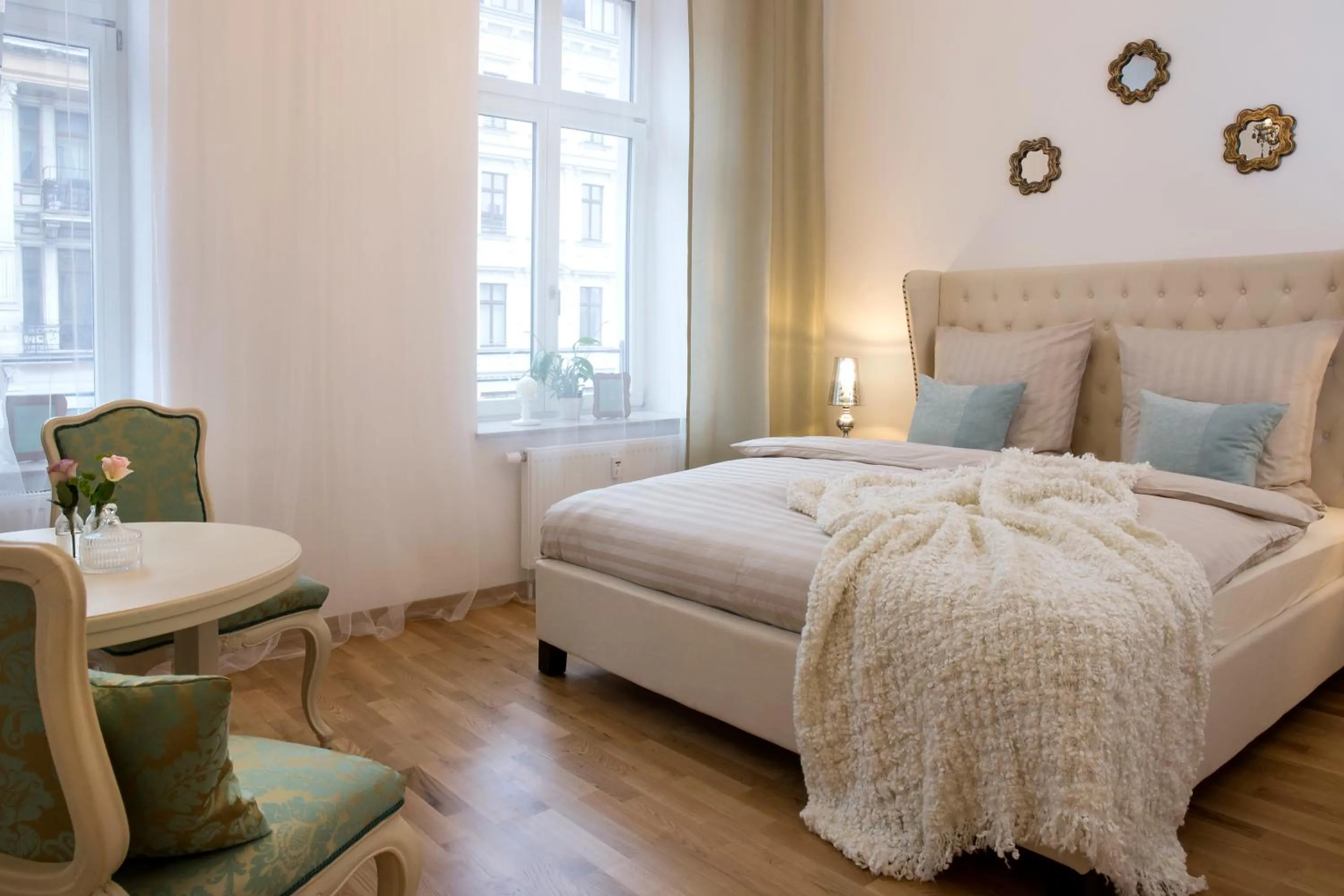 Bedroom, Bed in Leon Apartments