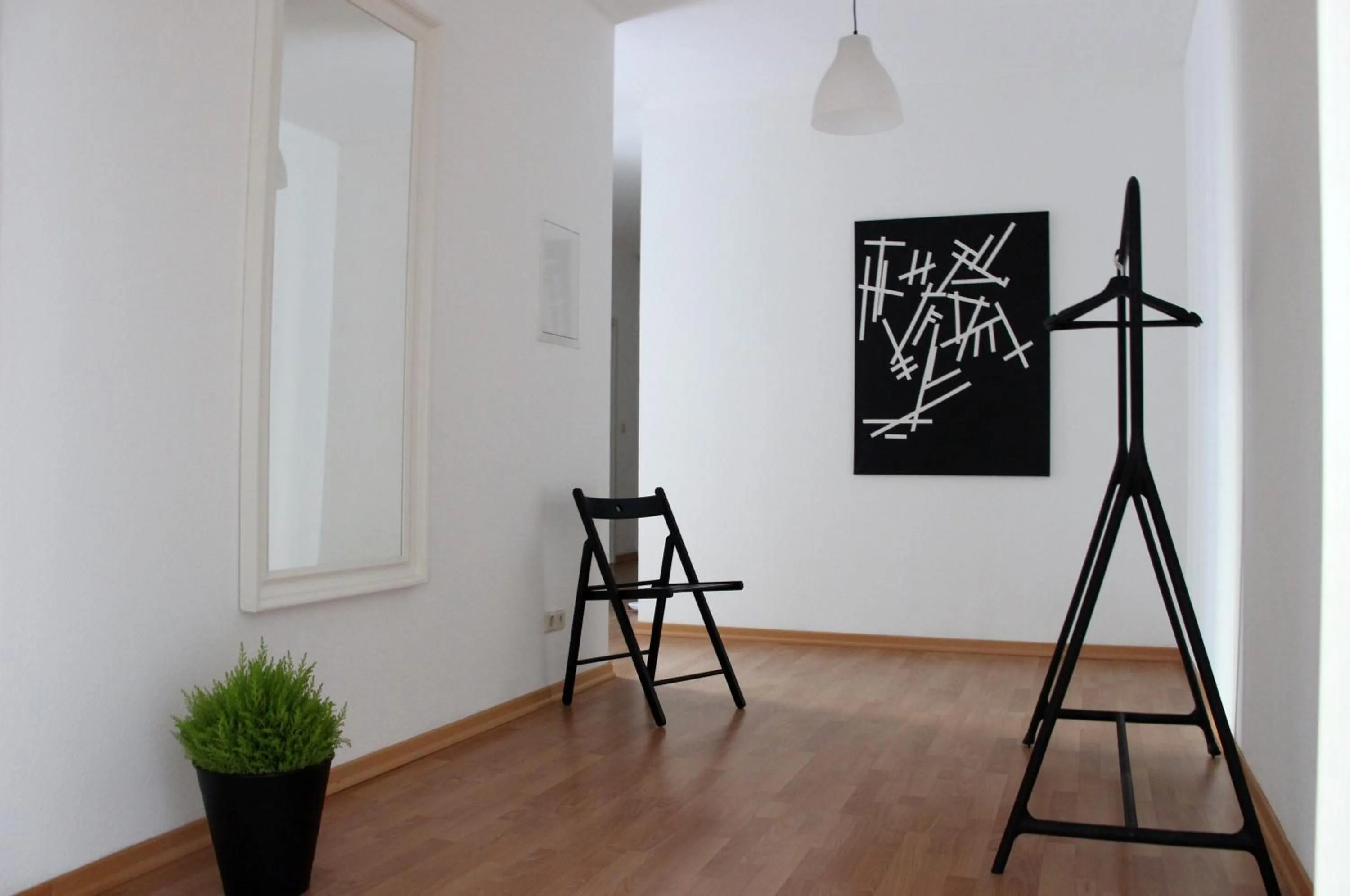 Decorative detail in Leon Apartments