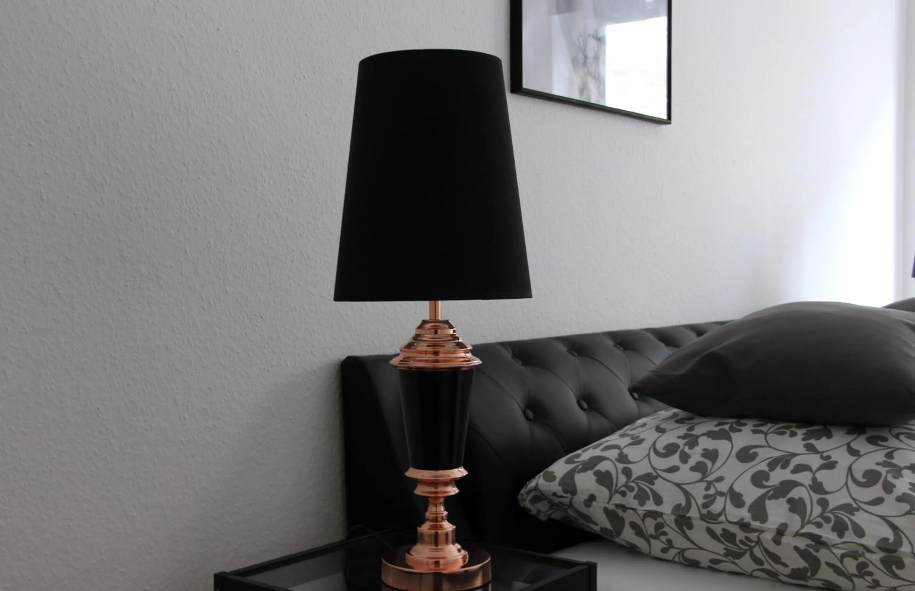 Bedroom, Bed in Leon Apartments