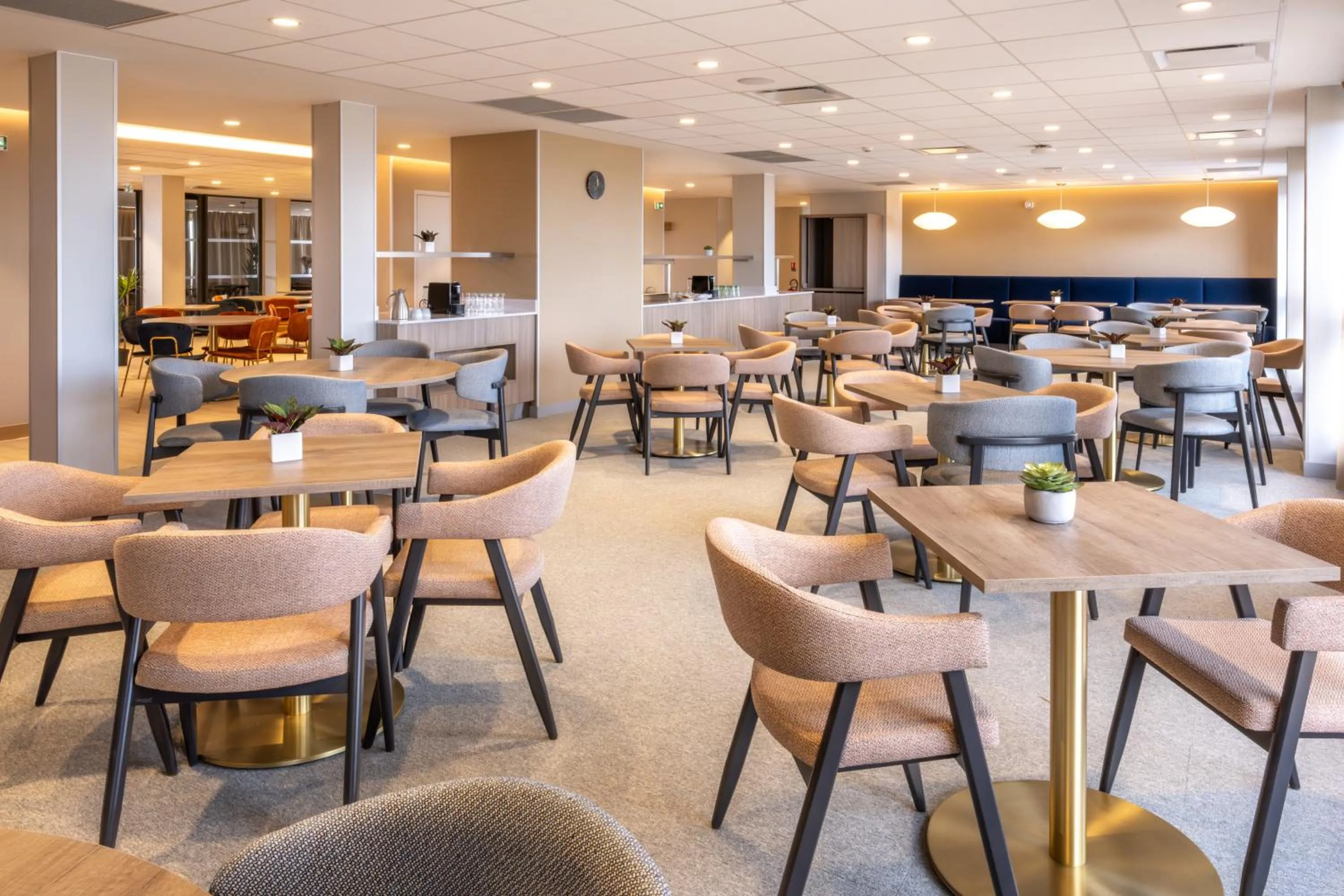 Buffet breakfast in Sevenline Purpan Toulouse