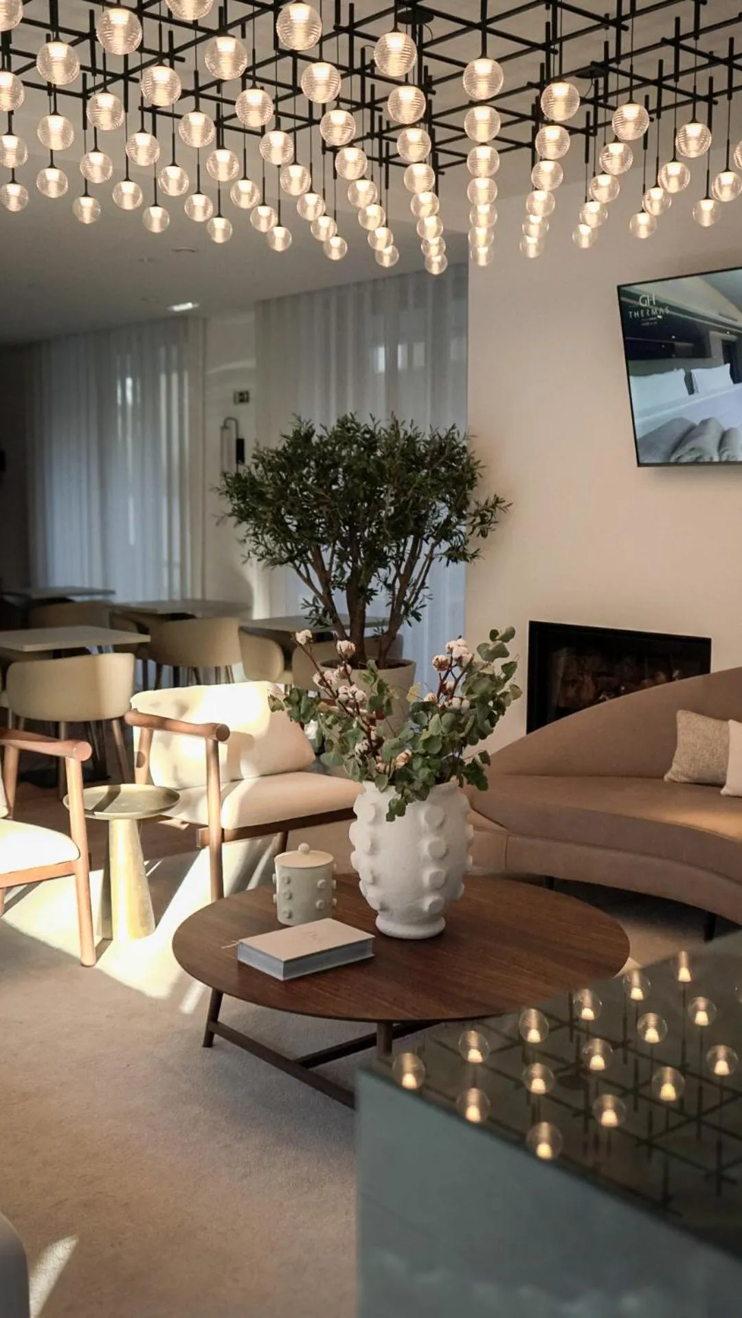 Lobby or reception in VISEU EXECUTIVE Hotel