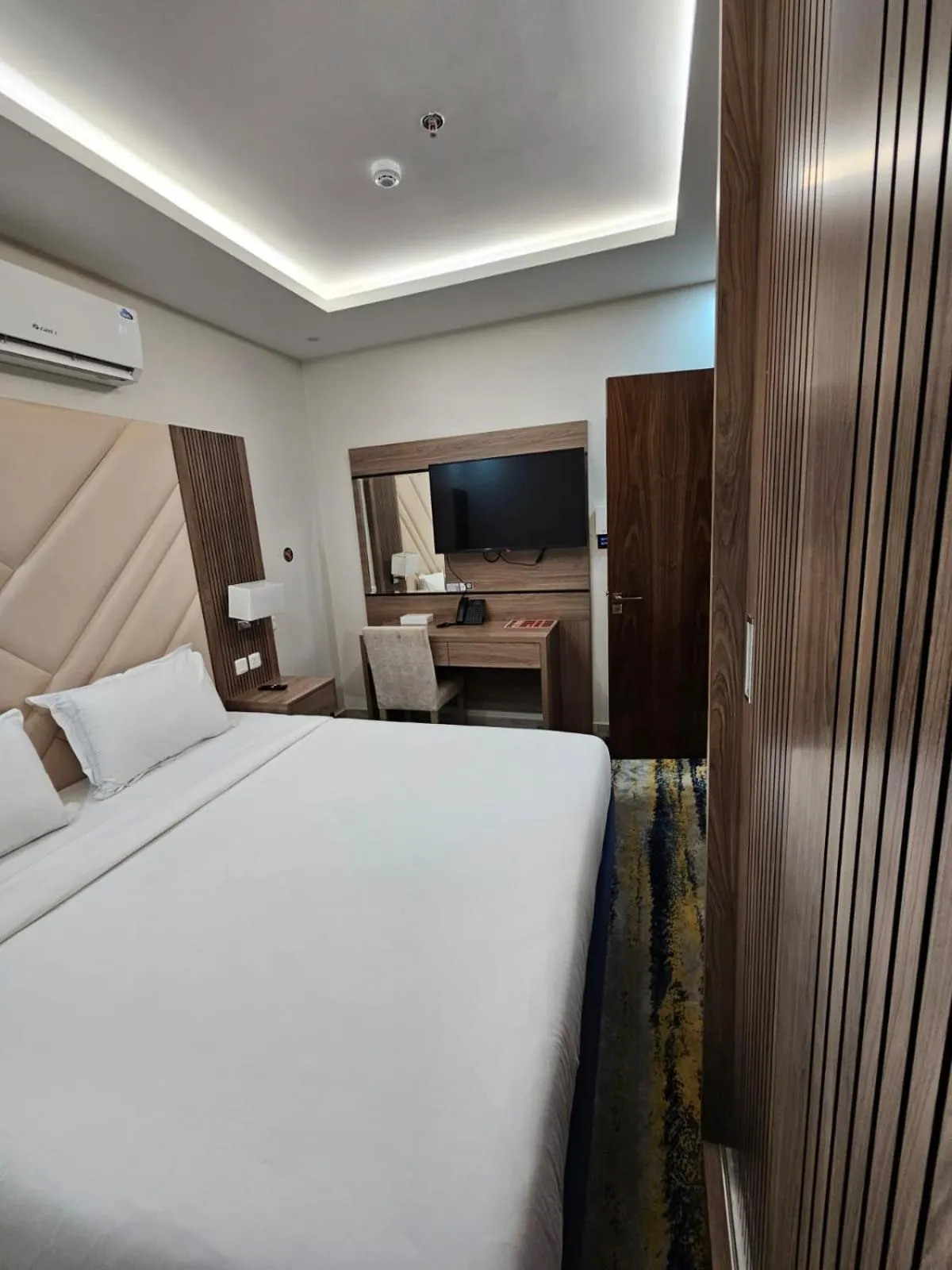 Bed in Emmar Al Dyar