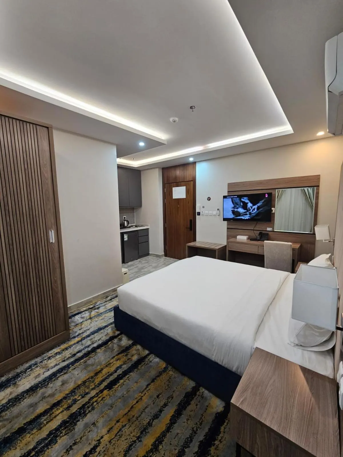 Bed in Emmar Al Dyar