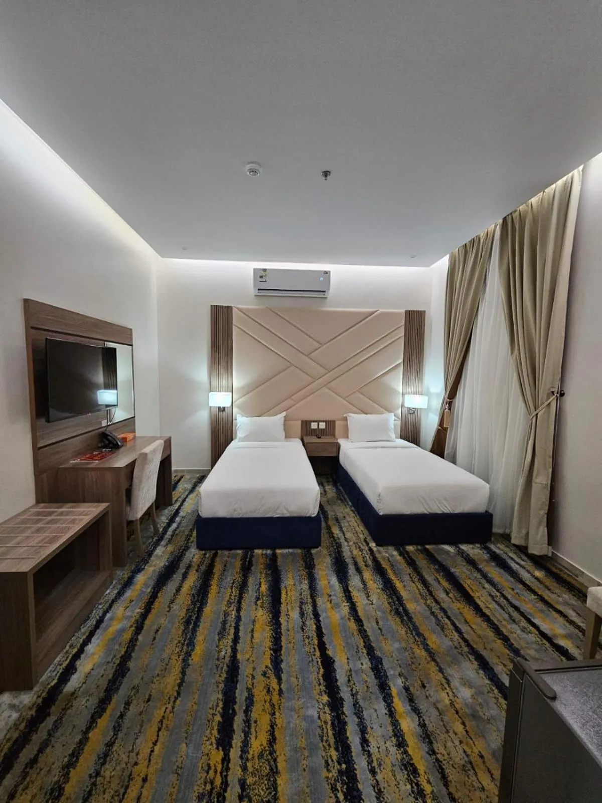 Bed in Emmar Al Dyar