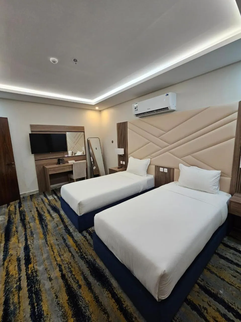 Bed in Emmar Al Dyar