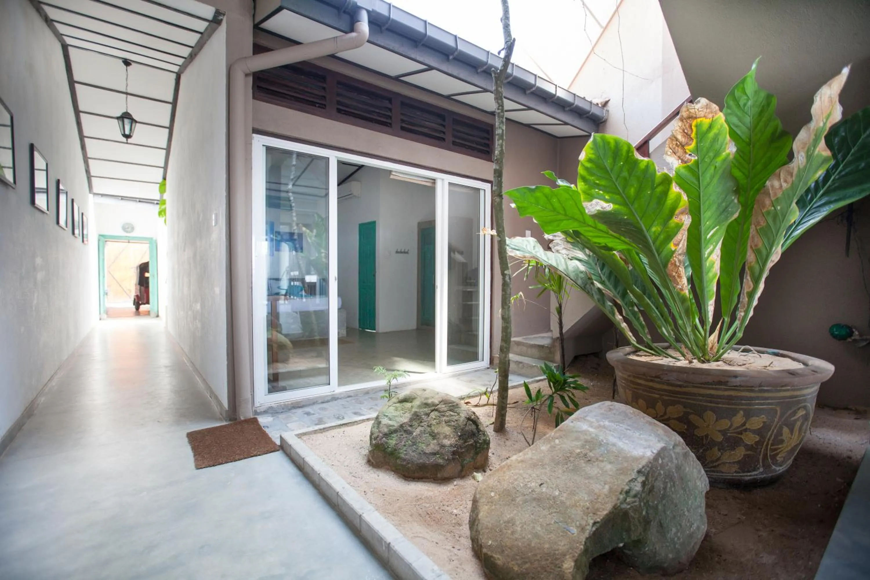 Facade/entrance in Hikks Villa