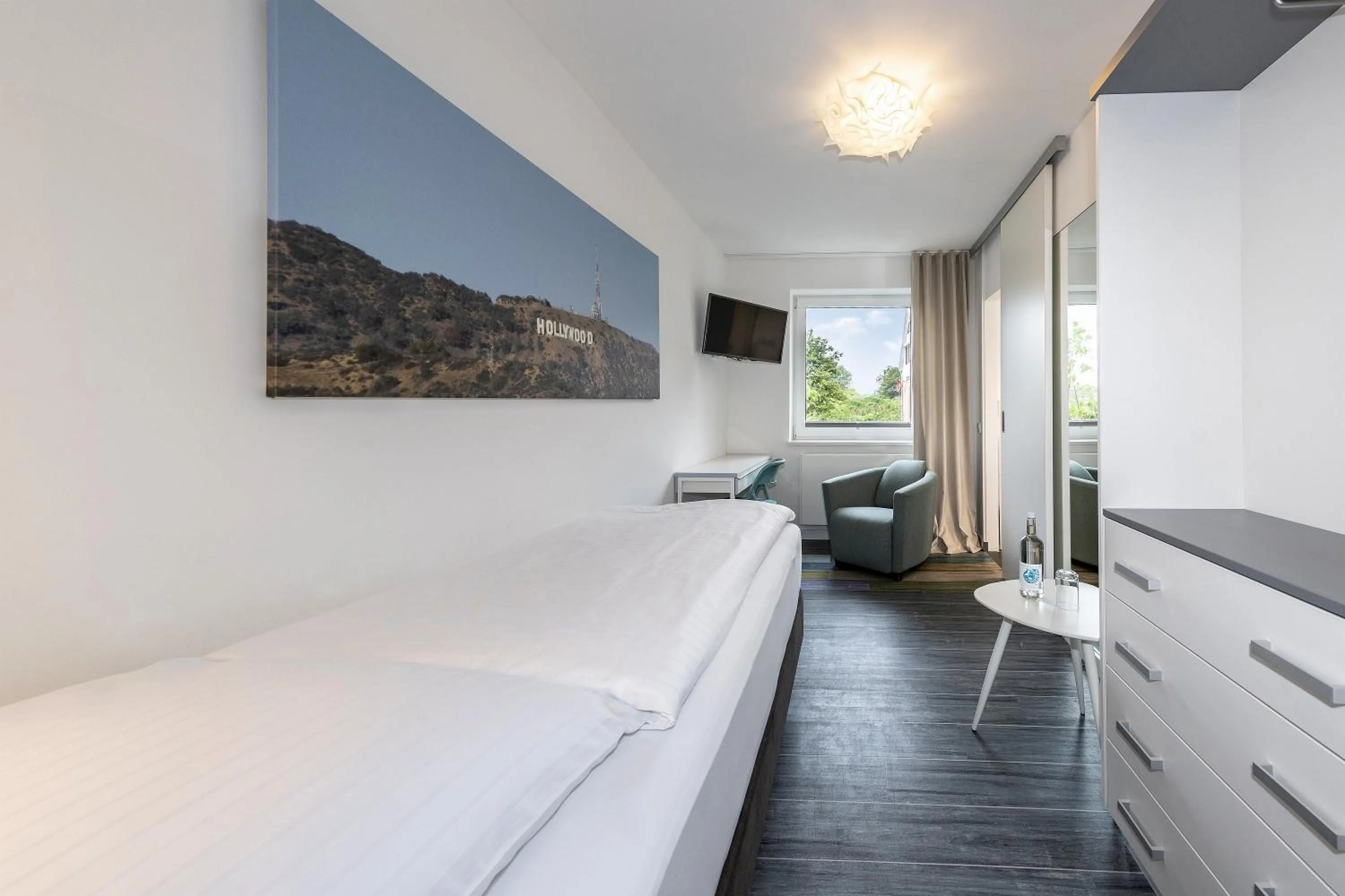 Photo of the whole room, Bed in Beach Hotel California