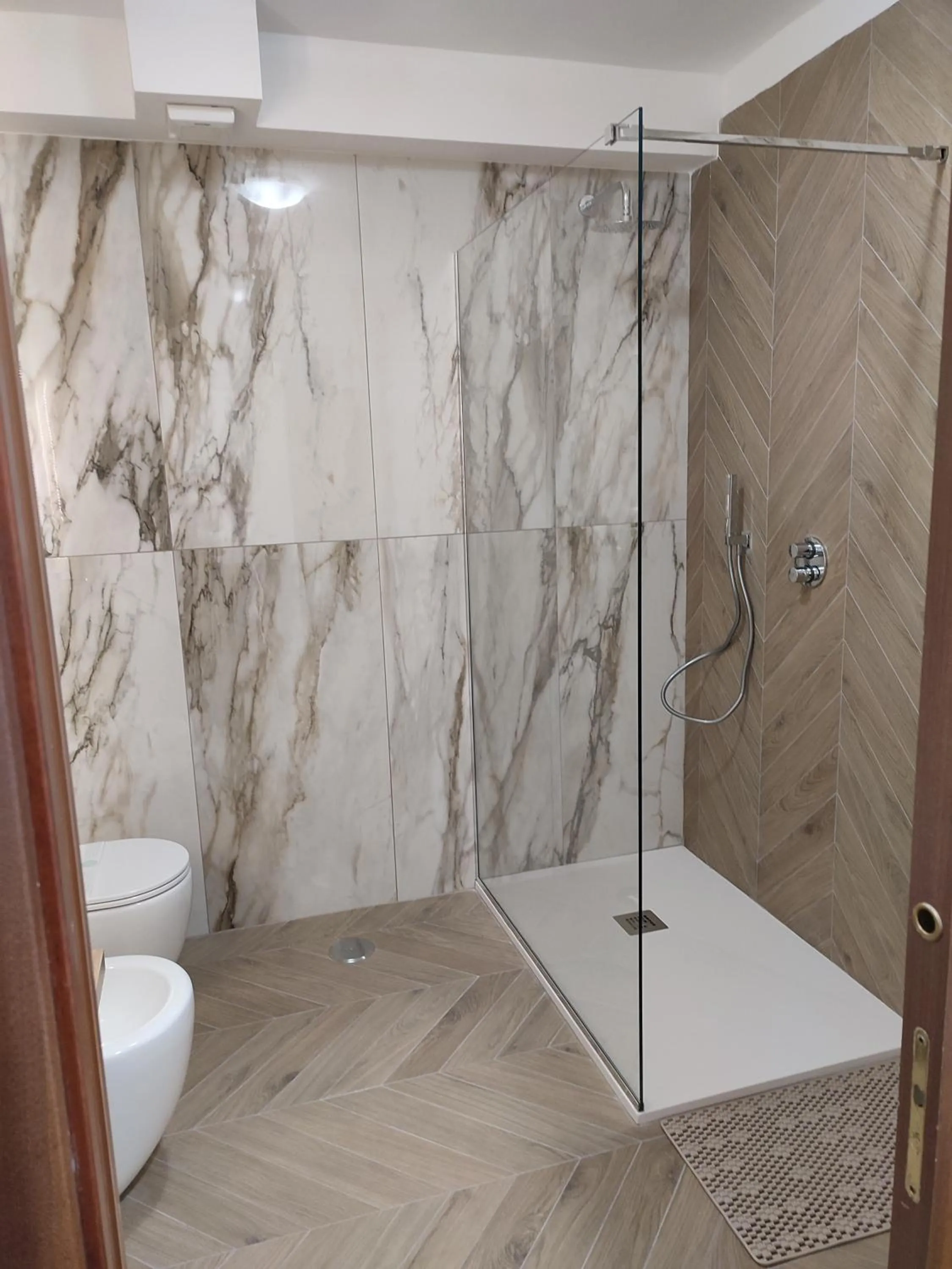 Shower in Villa delle Rose Pompei nuova gestione