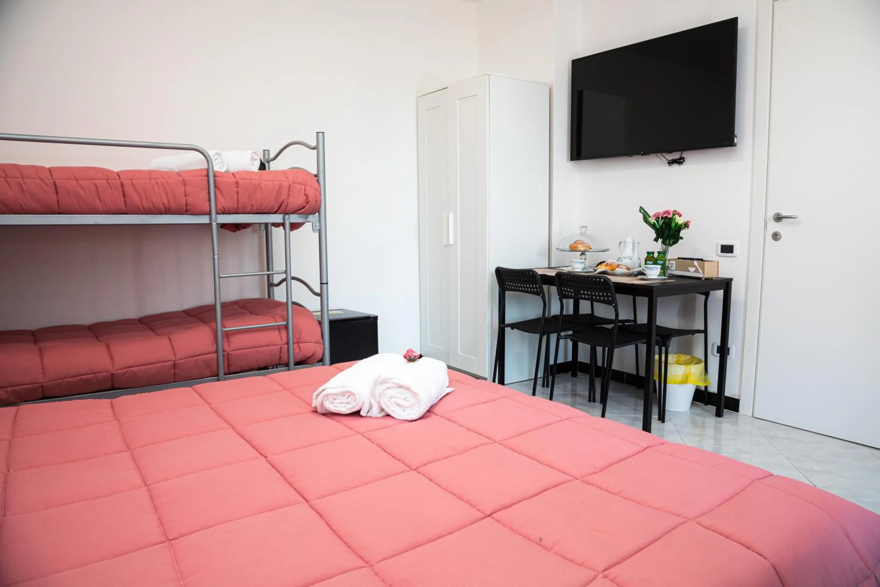 Photo of the whole room, Bed in Villa delle Rose Pompei nuova gestione