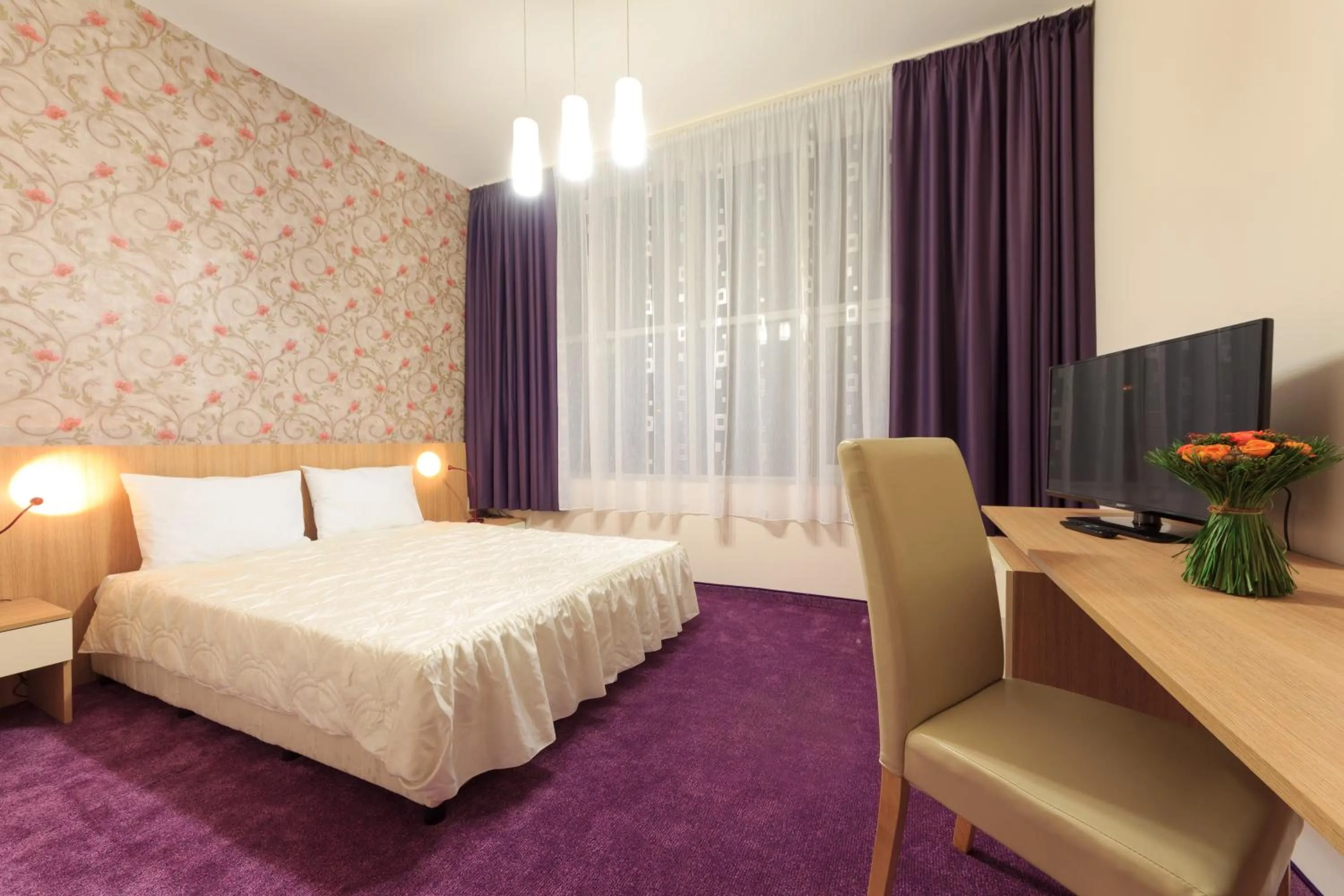 Bedroom, Bed in Sky Hotel