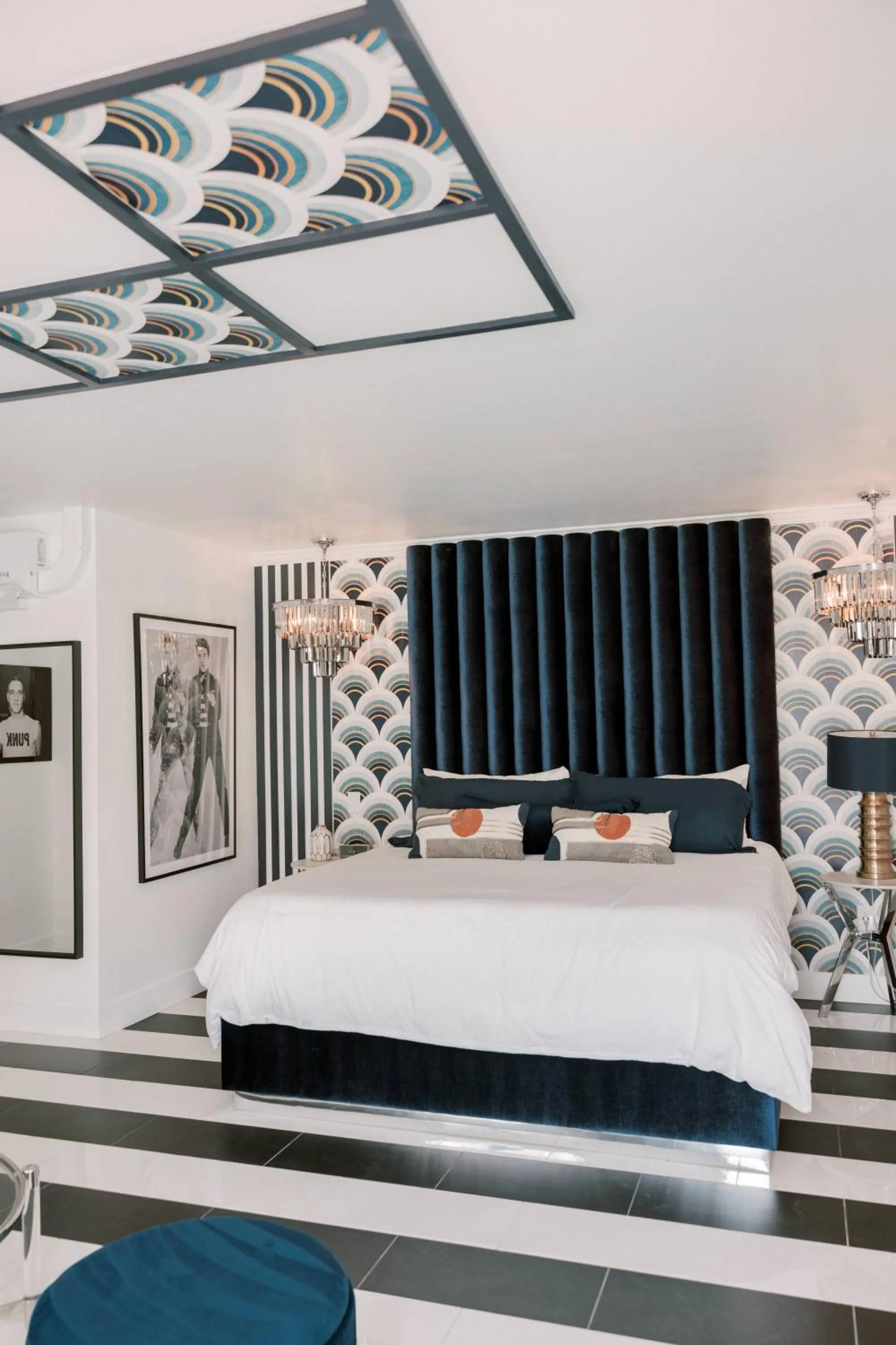 Bed in The Velvet Rope PS