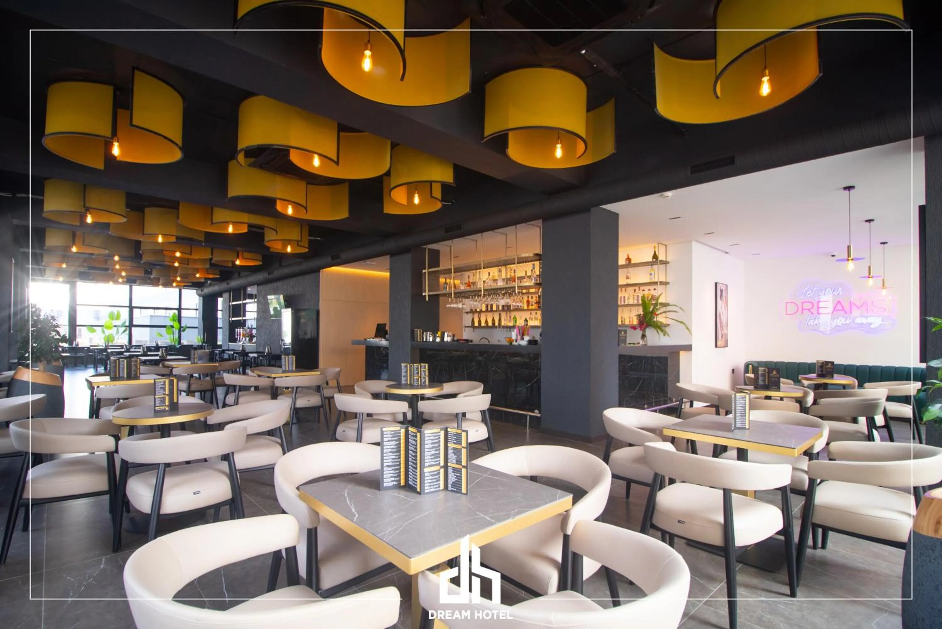 Restaurant/places to eat in DREAM HOTEL SARANDA