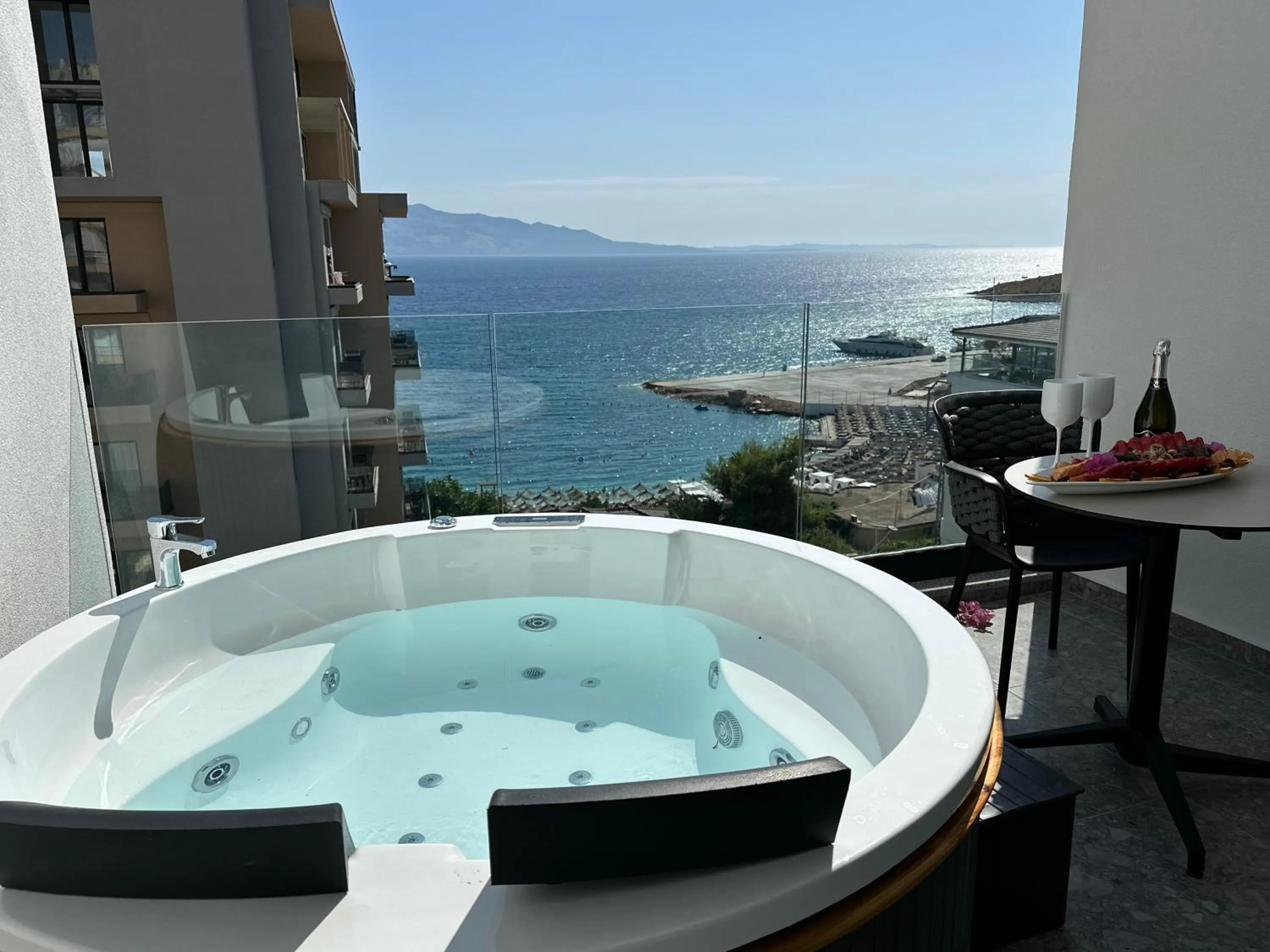 Hot Tub in DREAM HOTEL SARANDA