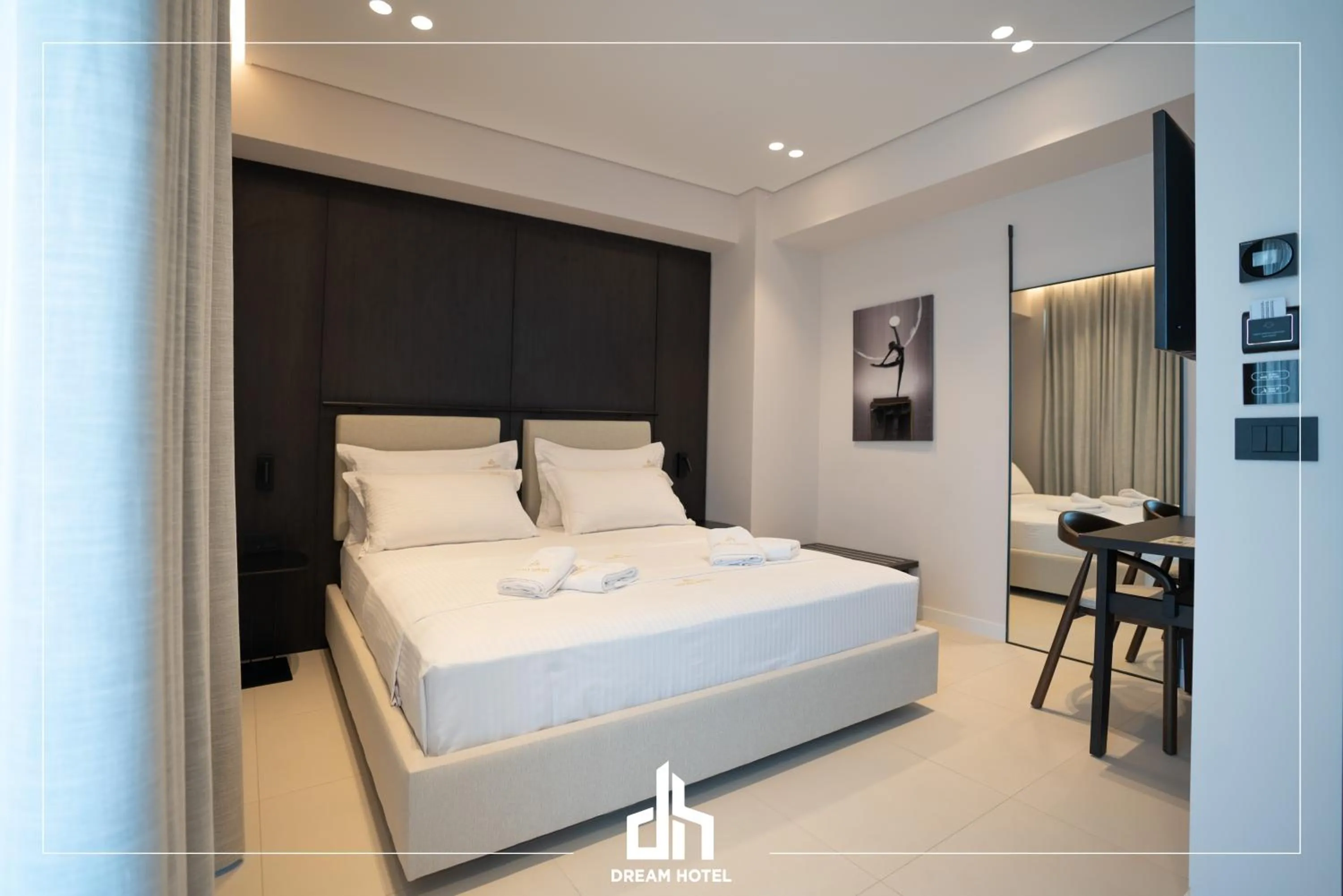 Bed in DREAM HOTEL SARANDA