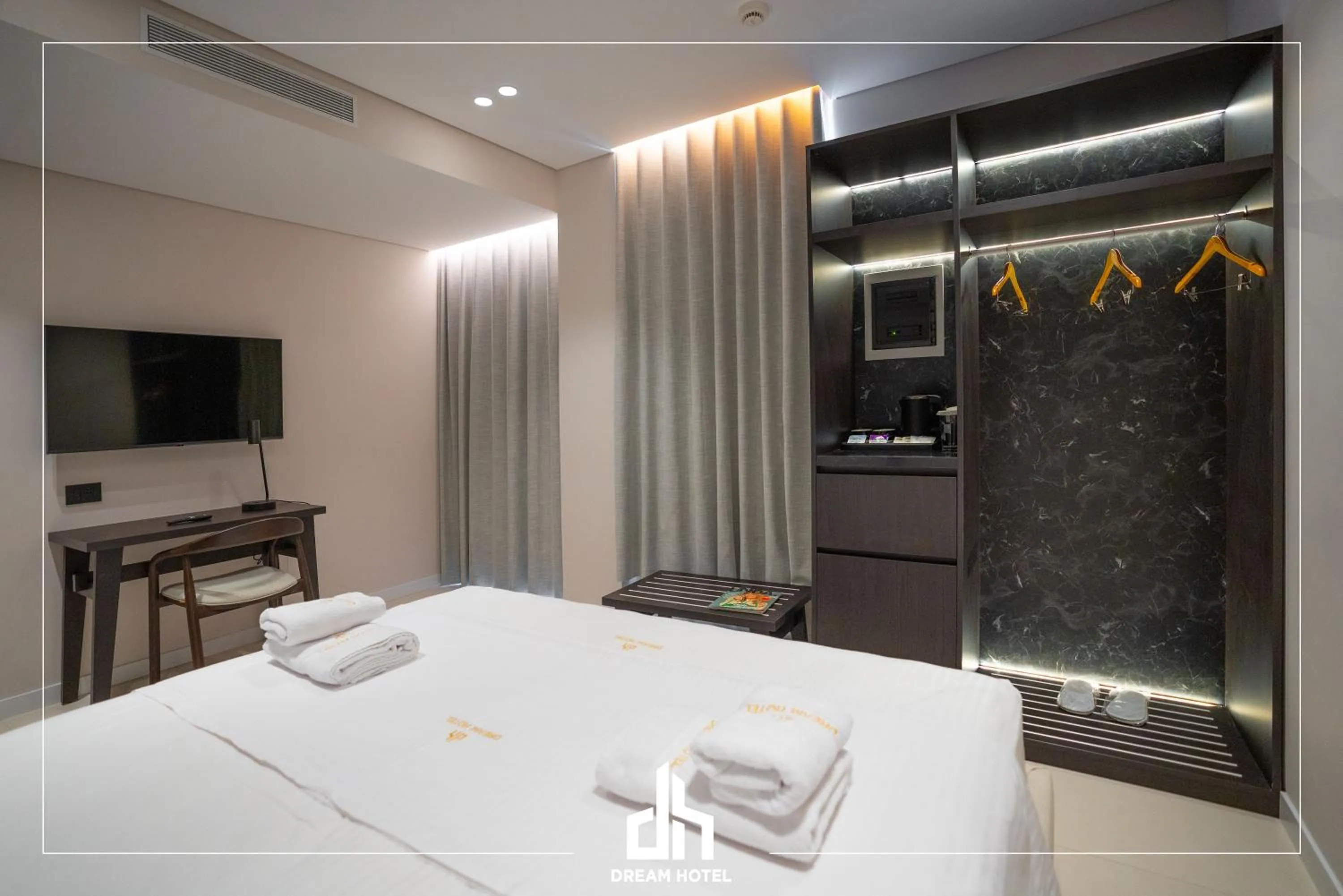 Photo of the whole room, Bed in DREAM HOTEL SARANDA