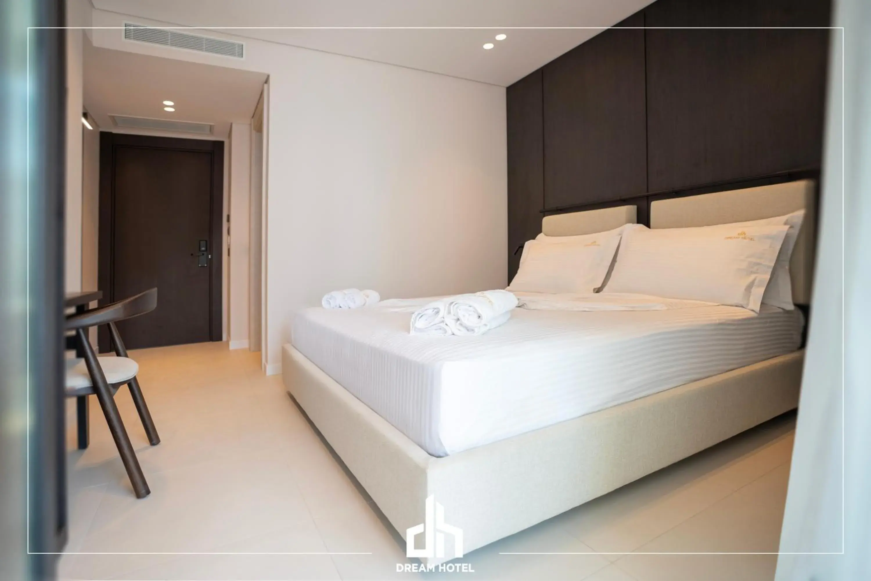 Deluxe Double Room with Side Sea View in DREAM HOTEL SARANDA Deluxe Double Room with Side Sea View in DREAM HOTEL SARANDA