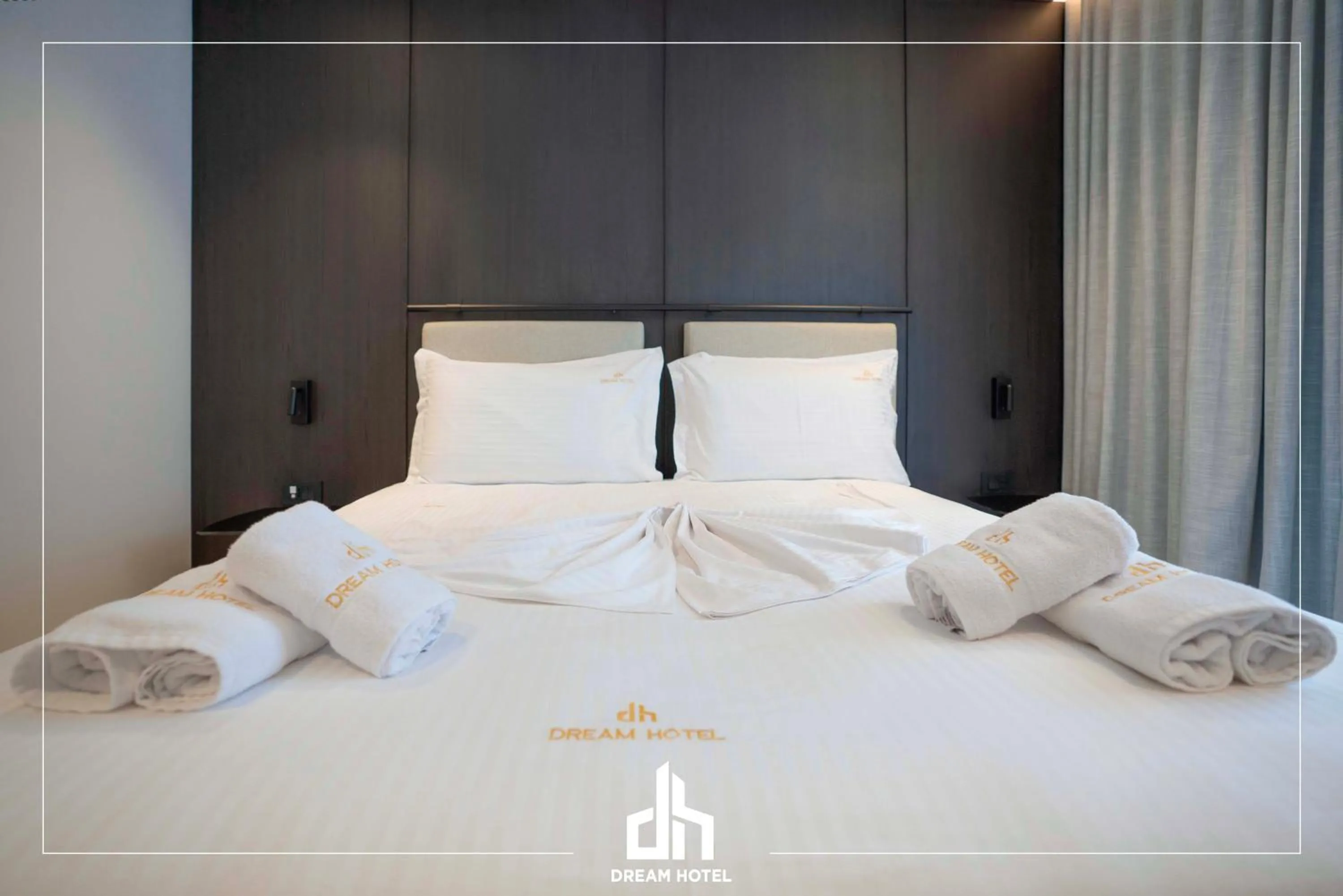Bed in DREAM HOTEL SARANDA