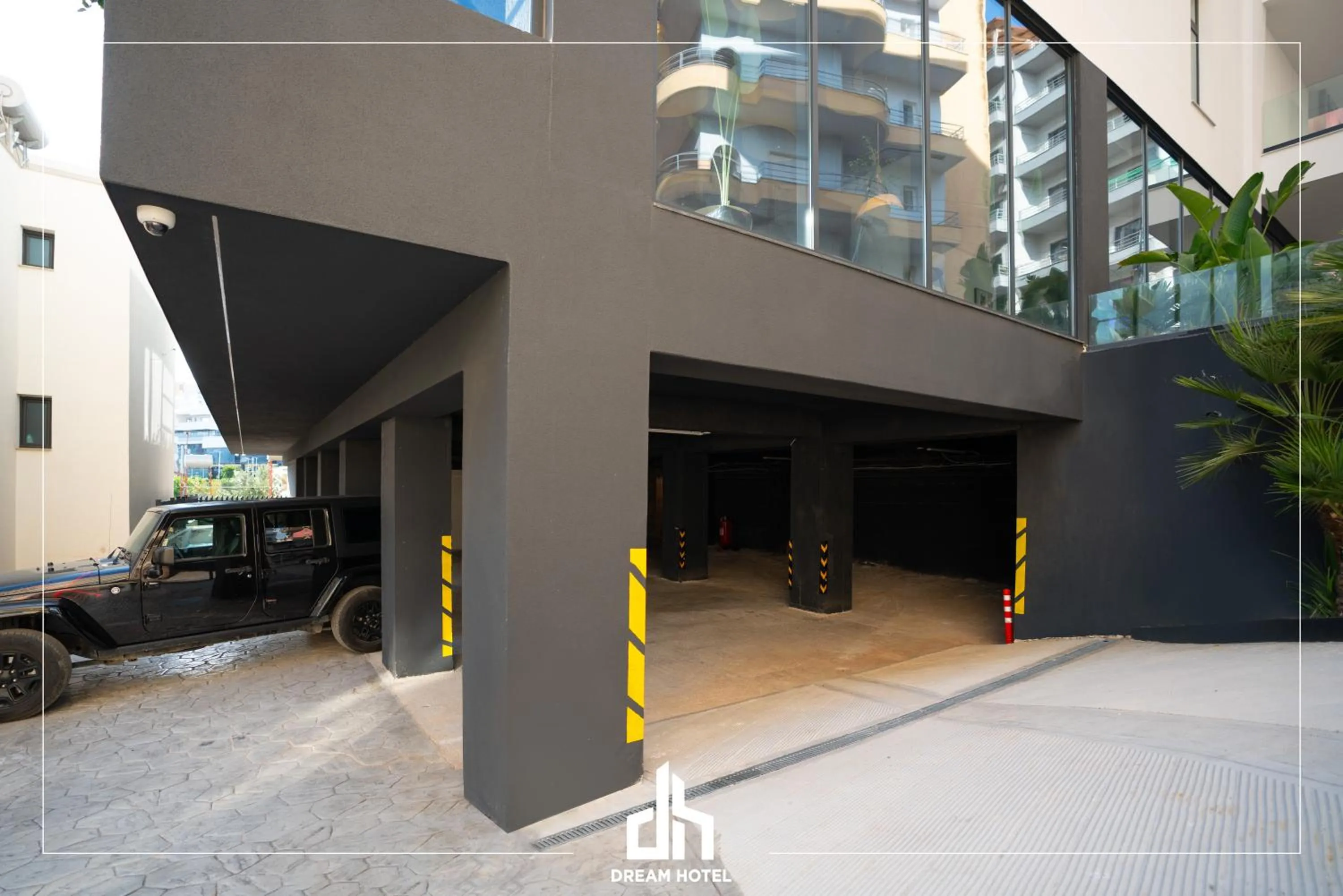 Parking in DREAM HOTEL SARANDA