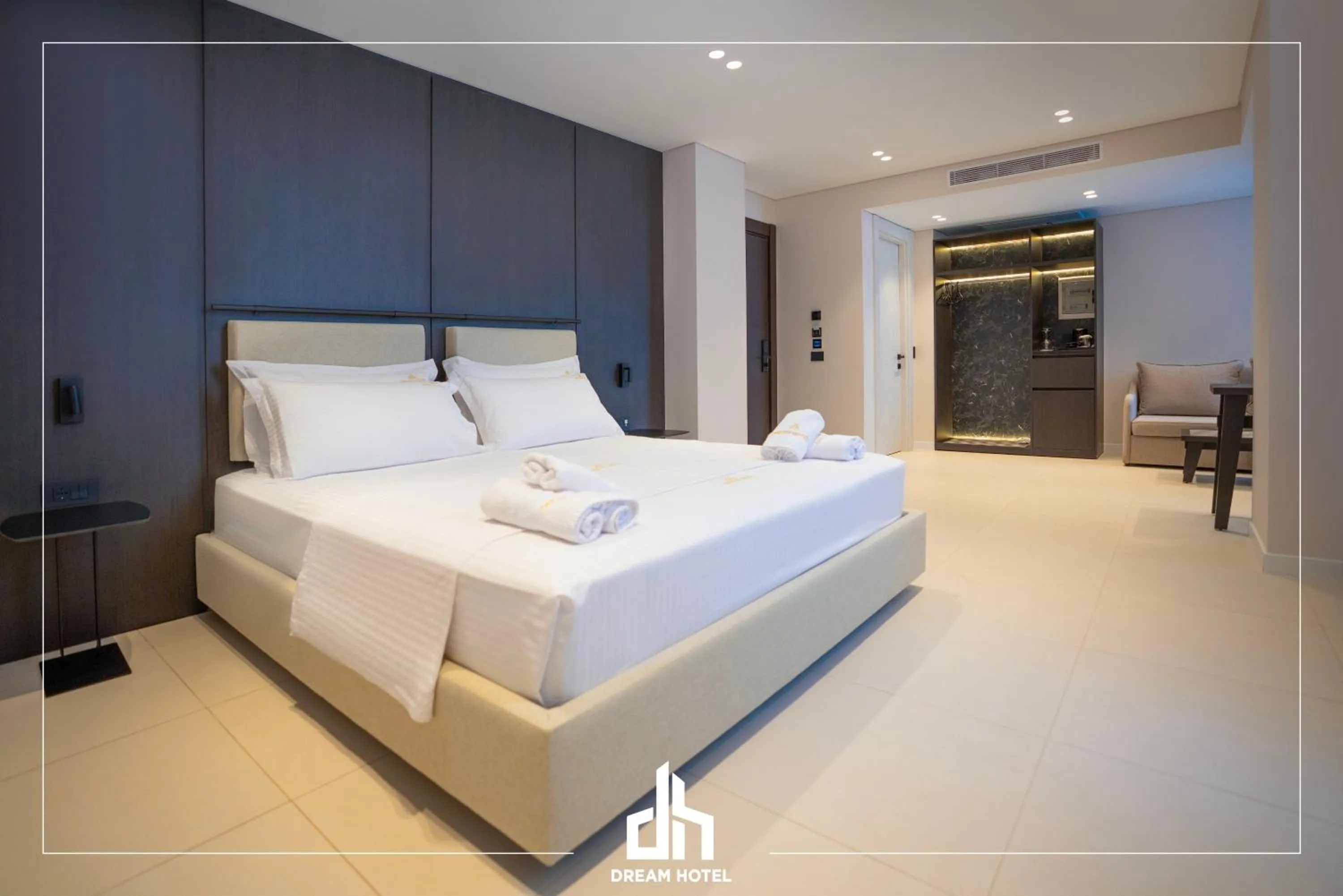 Bed in DREAM HOTEL SARANDA