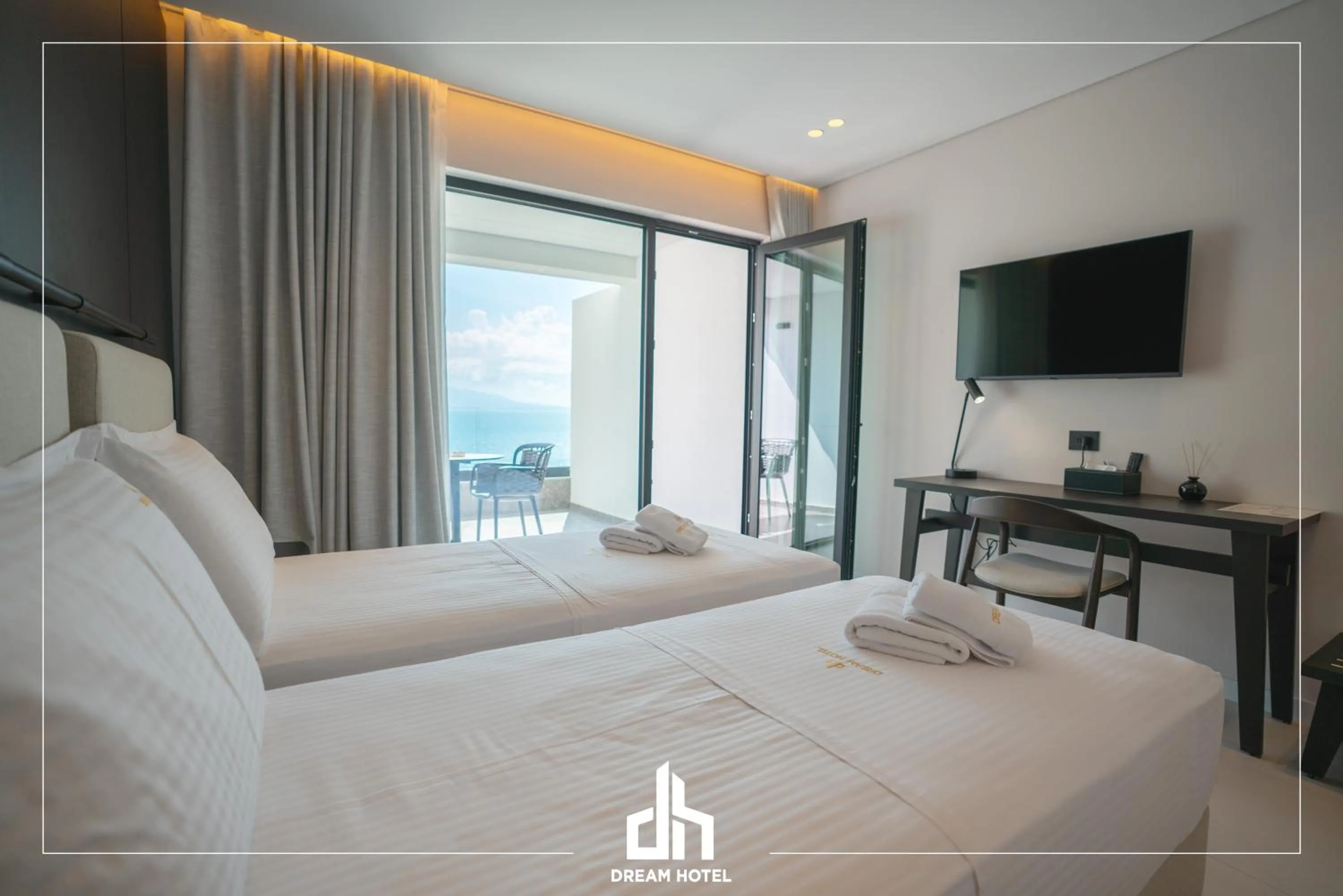 Bed in DREAM HOTEL SARANDA