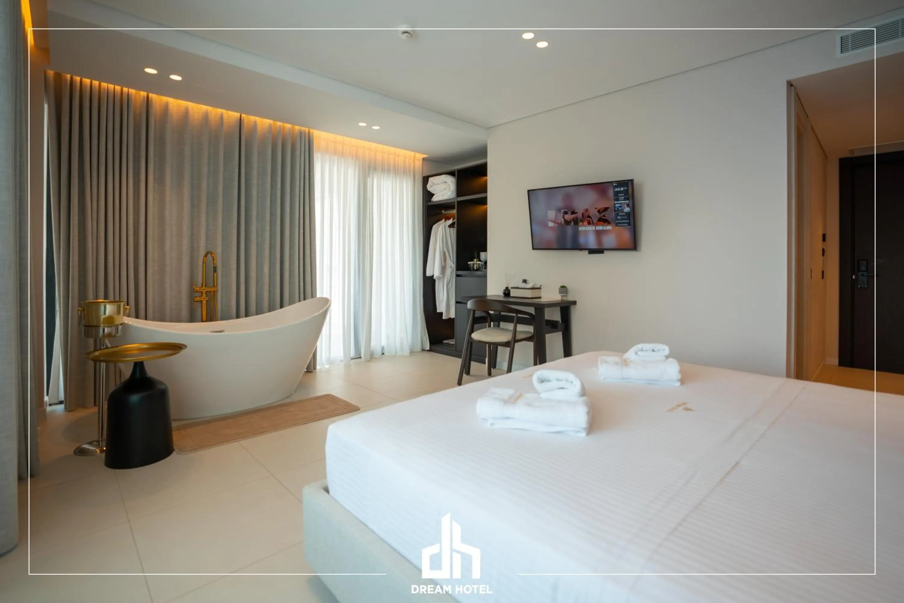 Photo of the whole room, Bed in DREAM HOTEL SARANDA